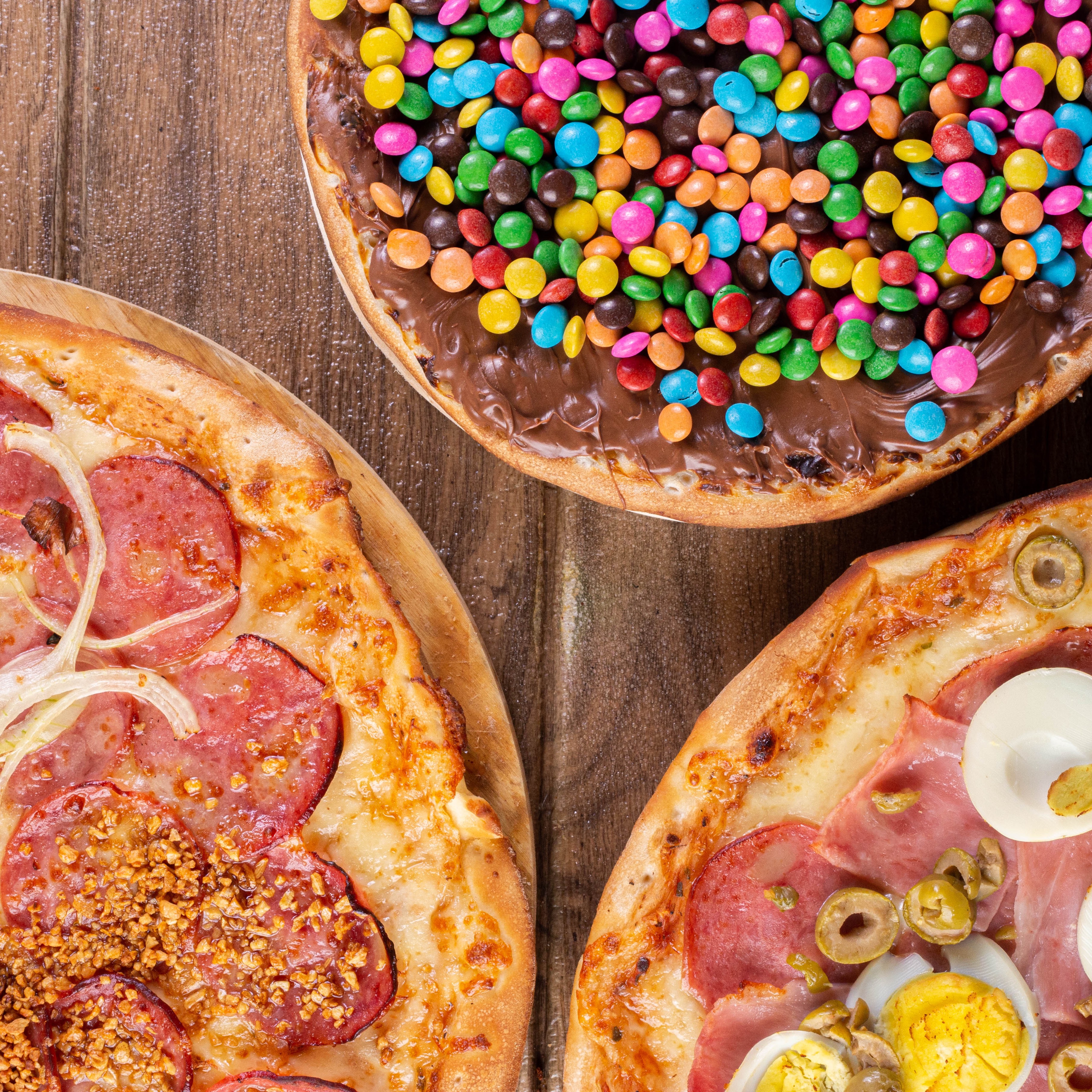 Combo 6 - 2x Super 40cm + média doce + bebida