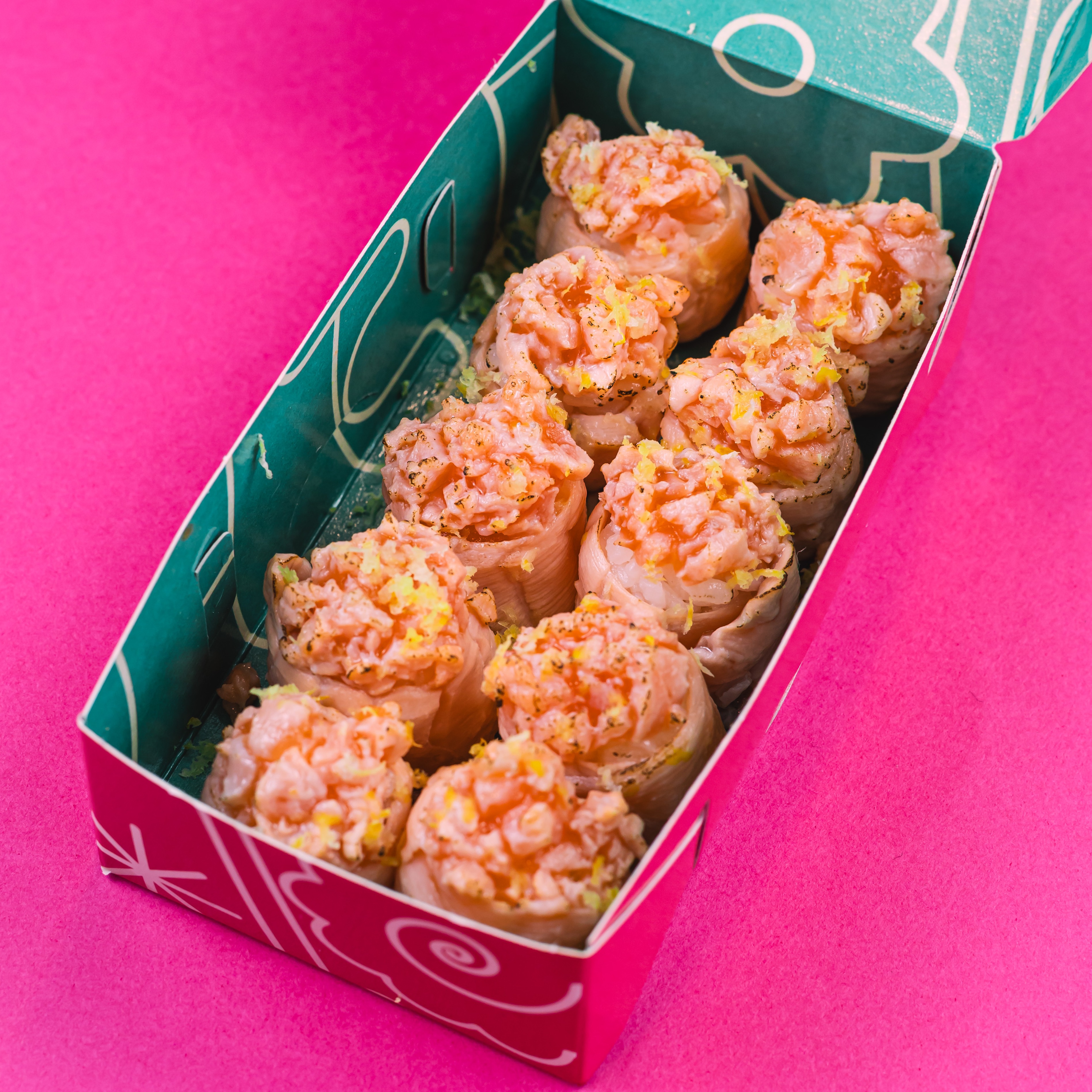 QUARTA: Gunkan de Salmão Trufado (10 unidades)