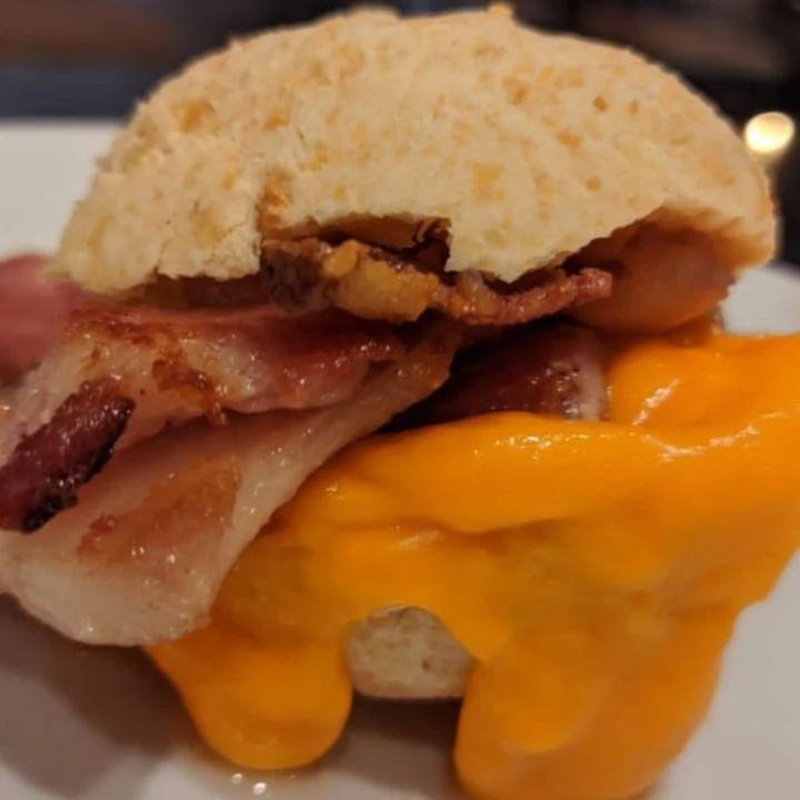 Pão de queijo com bacon