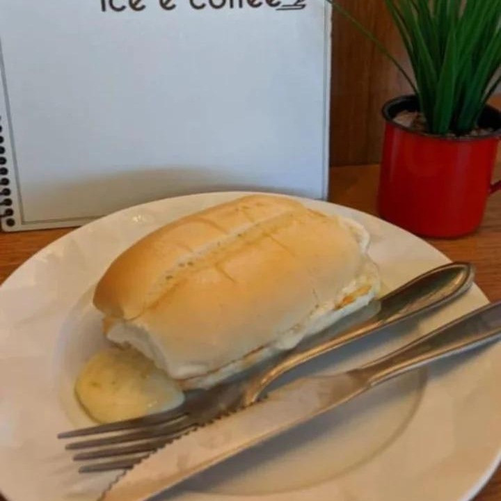 Pão na chapa com requeijão