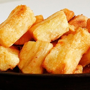 PORÇÃO DE MANDIOCA FRITA
