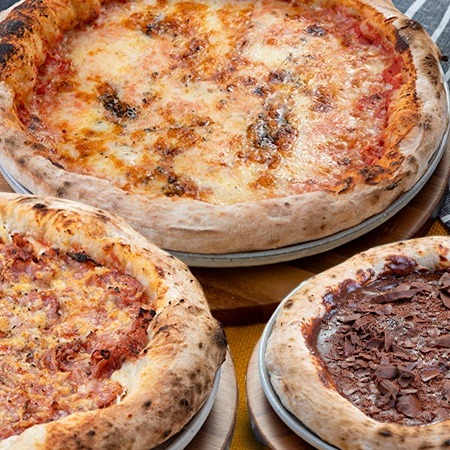 2 Pizzas Salgadas Grandes + 1 Pizza Doce 50% off