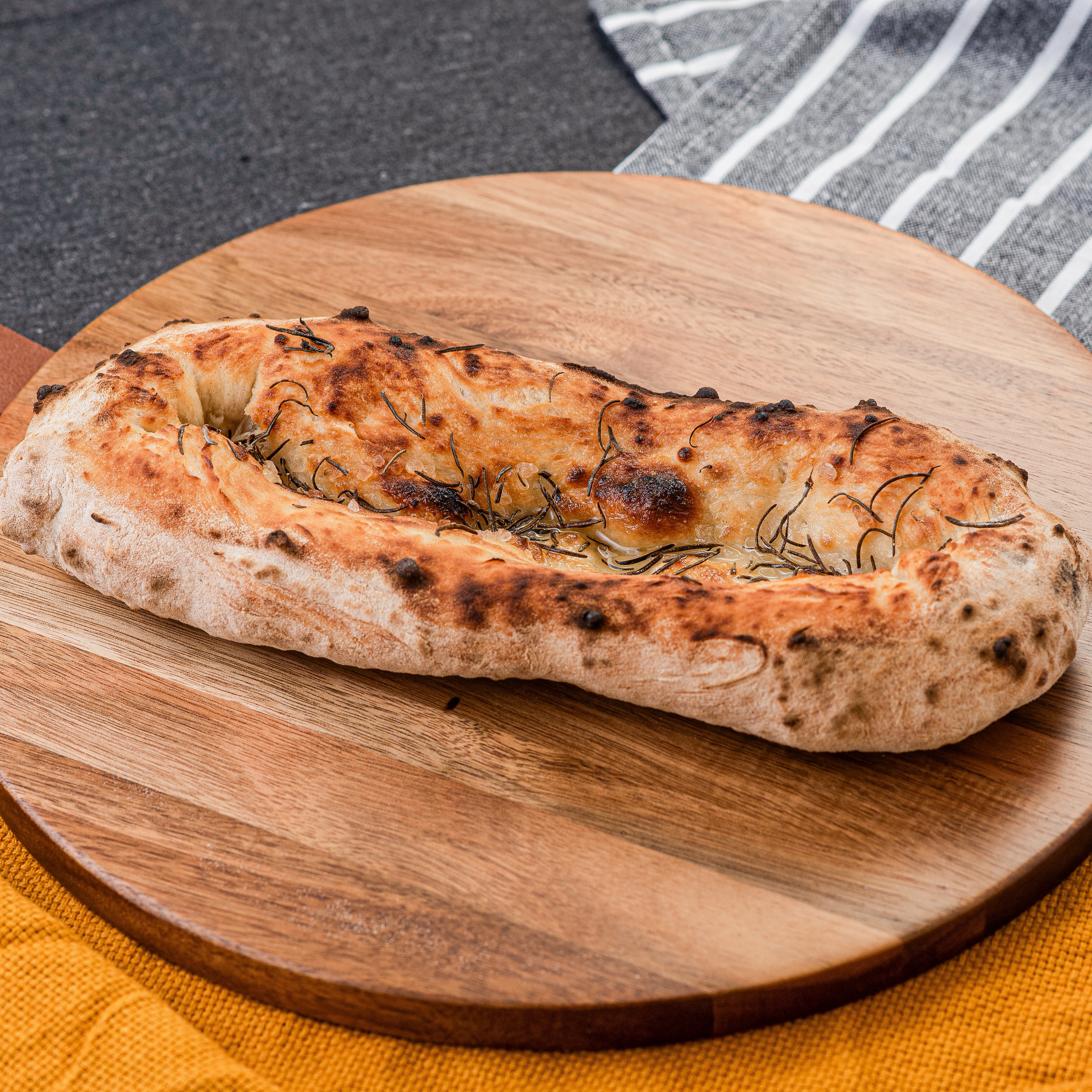 Focaccia de Alecrim e Sal Grosso