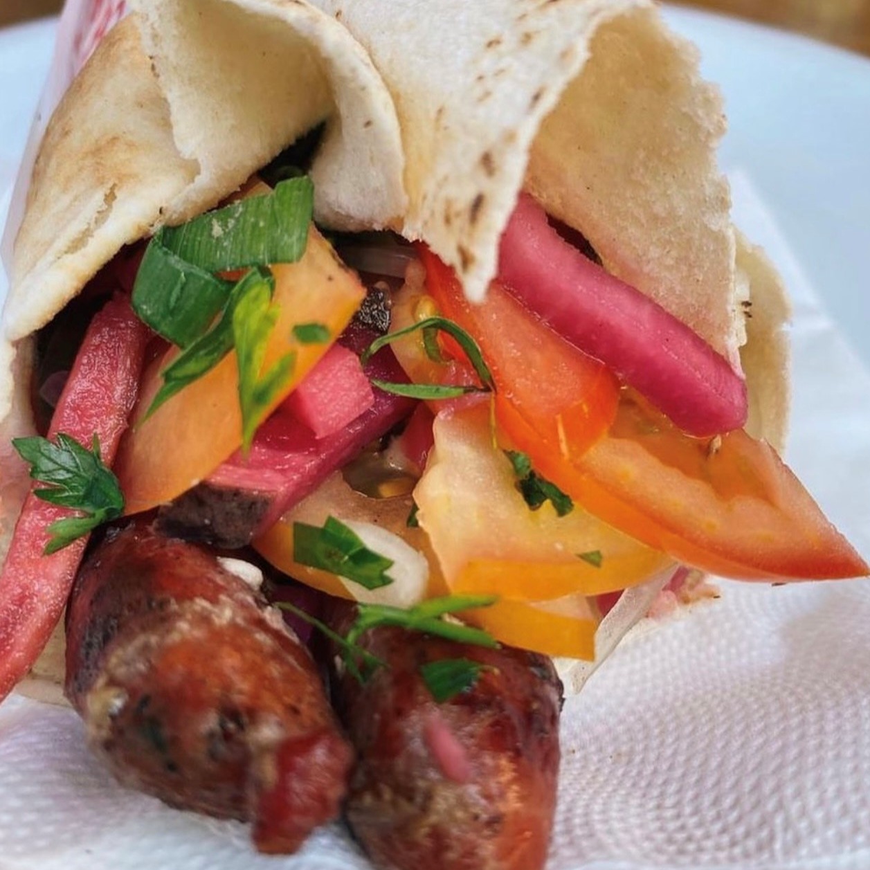 Sanduíche linguiça makanek