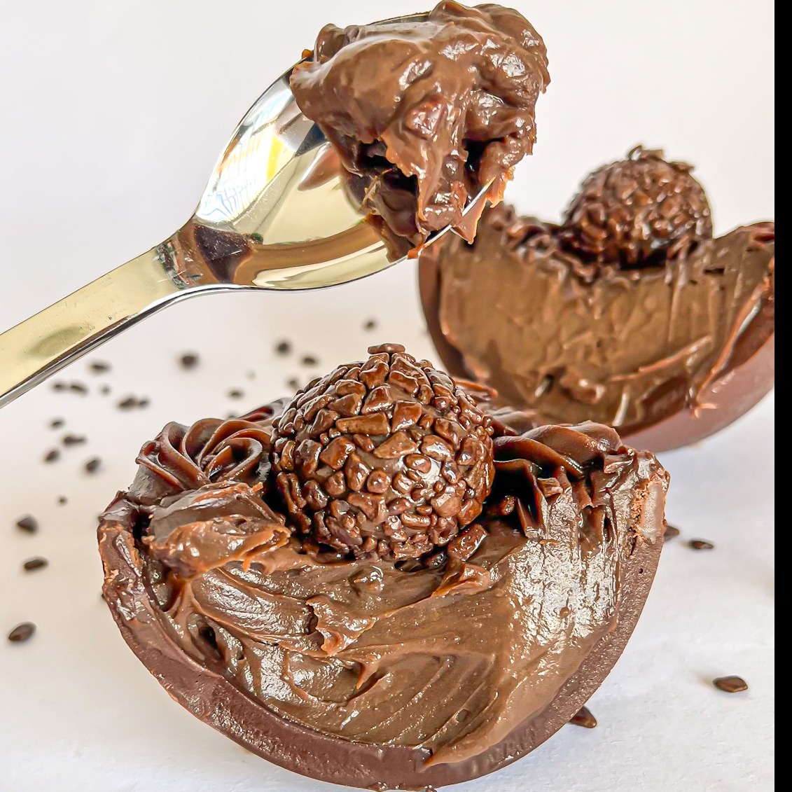 Ovo de Colher Brigadeiro