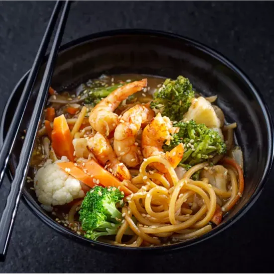 MACARRAO CHOP SUEY COM CAMARAO