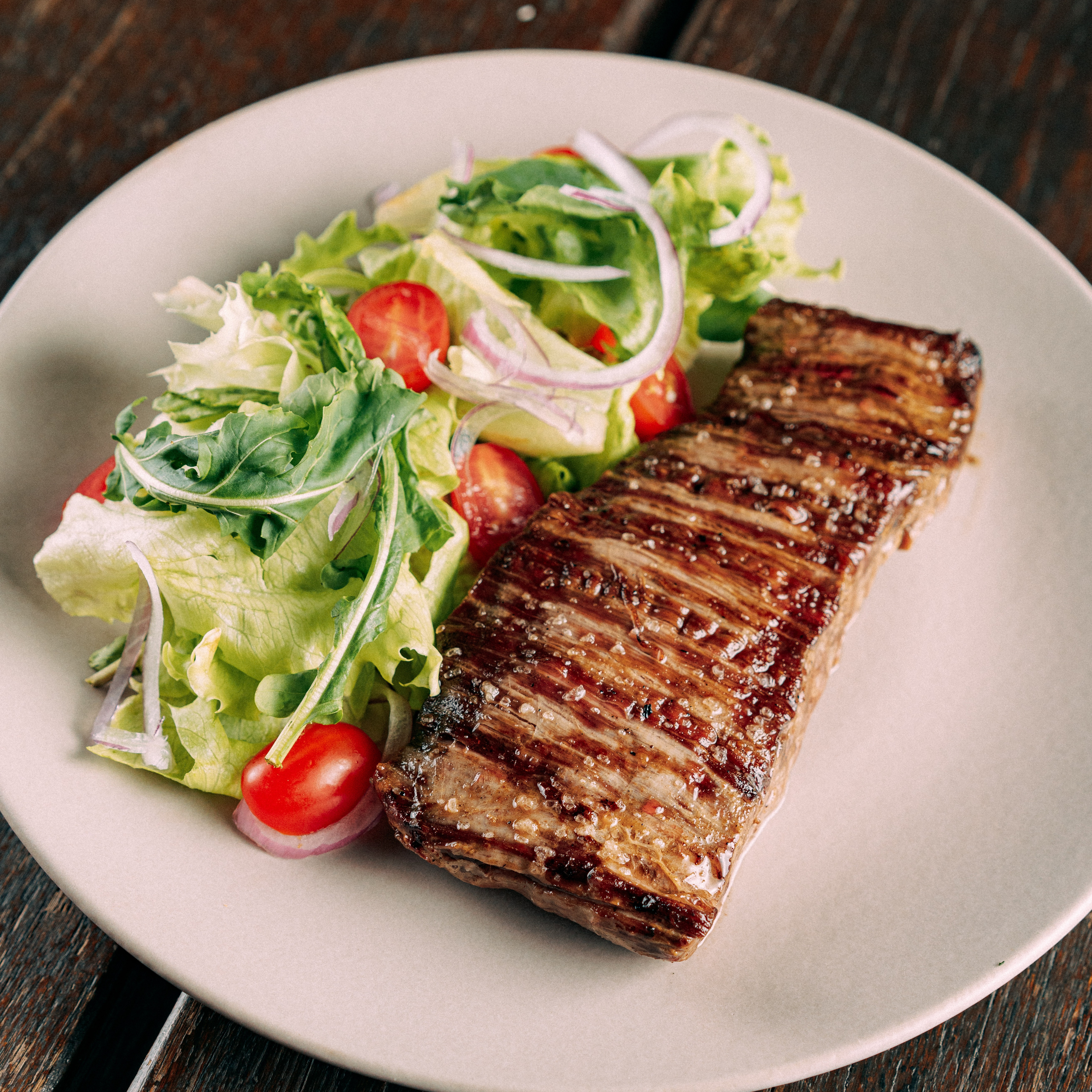 Bife vazio + Salada Caesar 
