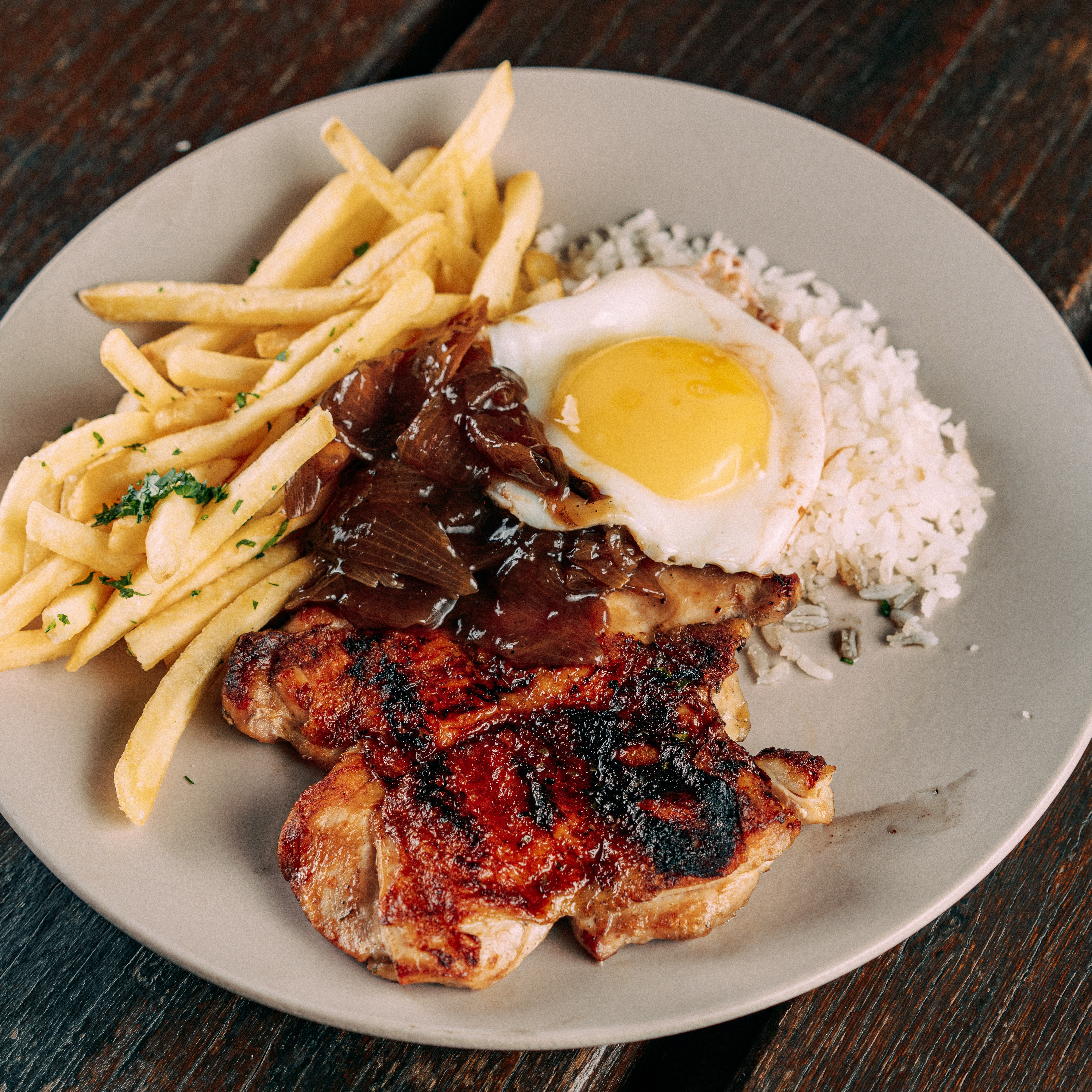 A la minuta + Sobrecoxa crocante