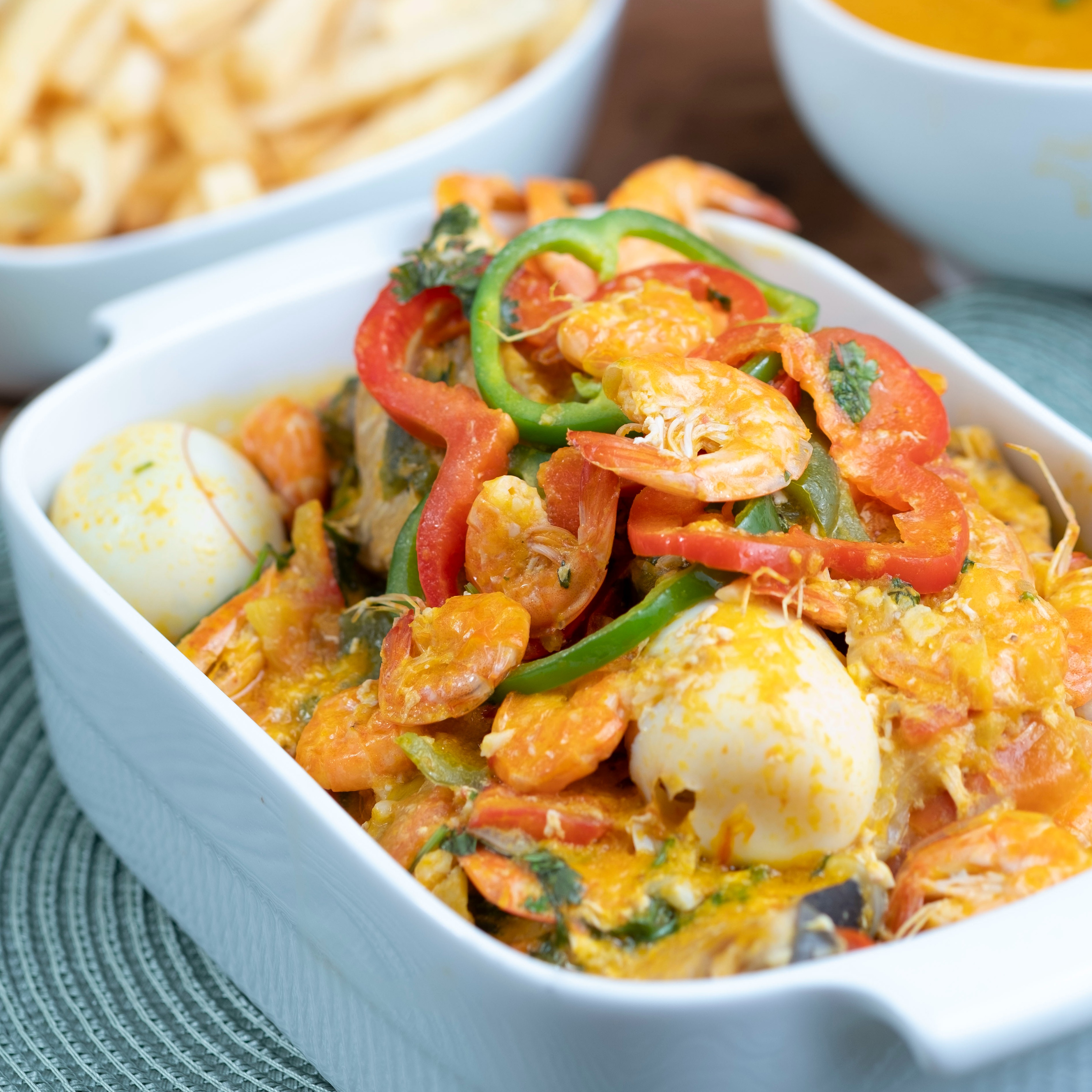 Peixe ao molho de camarão