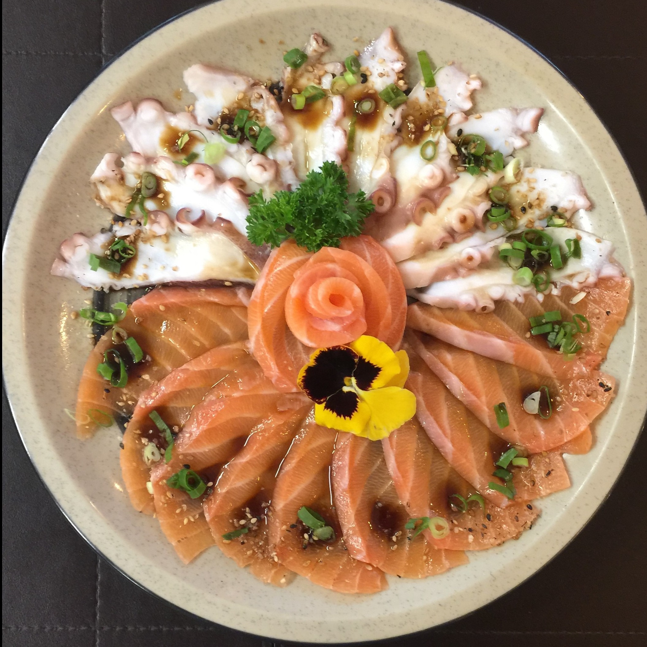 USUZUKURI DE POLVO E SALMÃO, 20 LÂM.