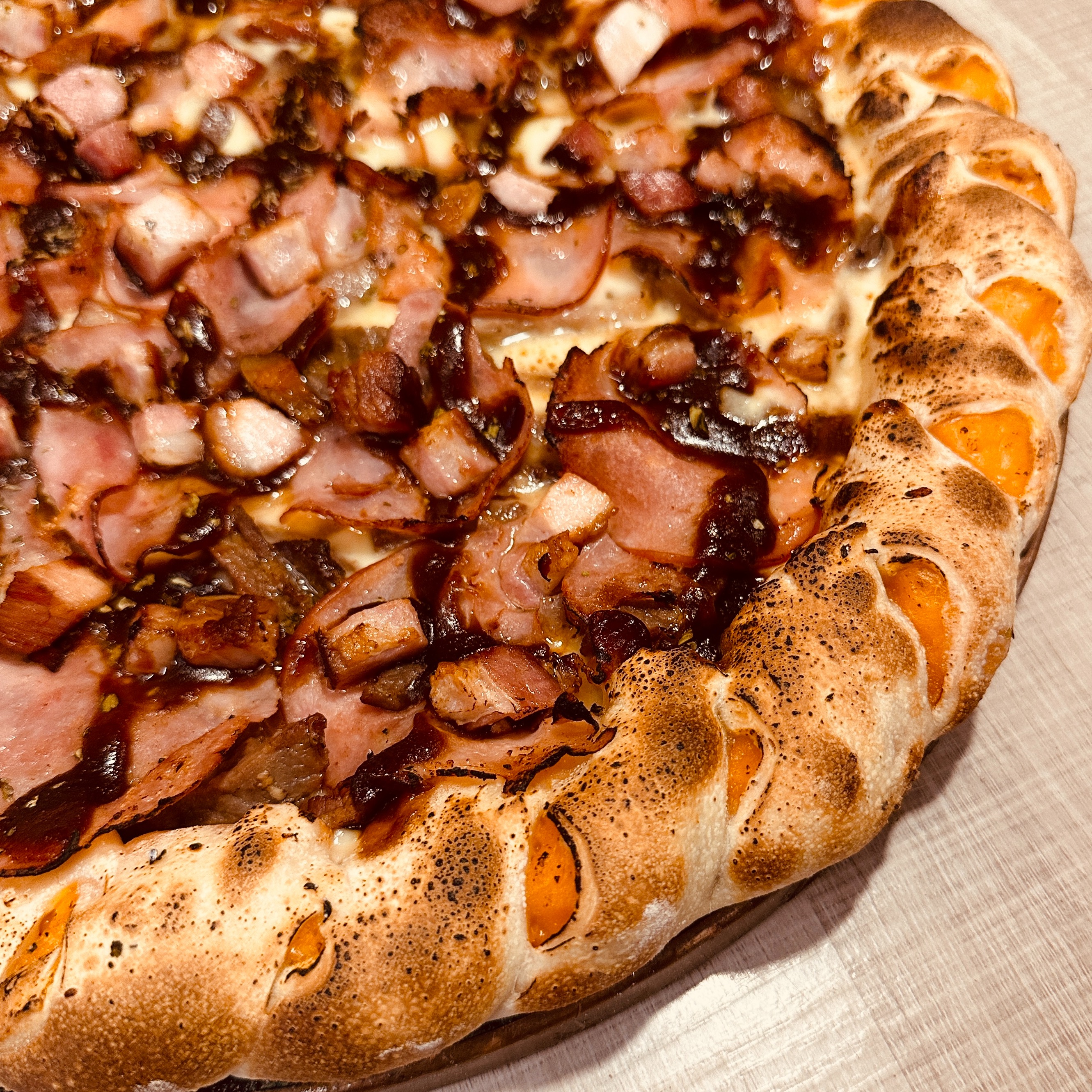 Pizza média - 6 fatias 30cm - 2 sabores