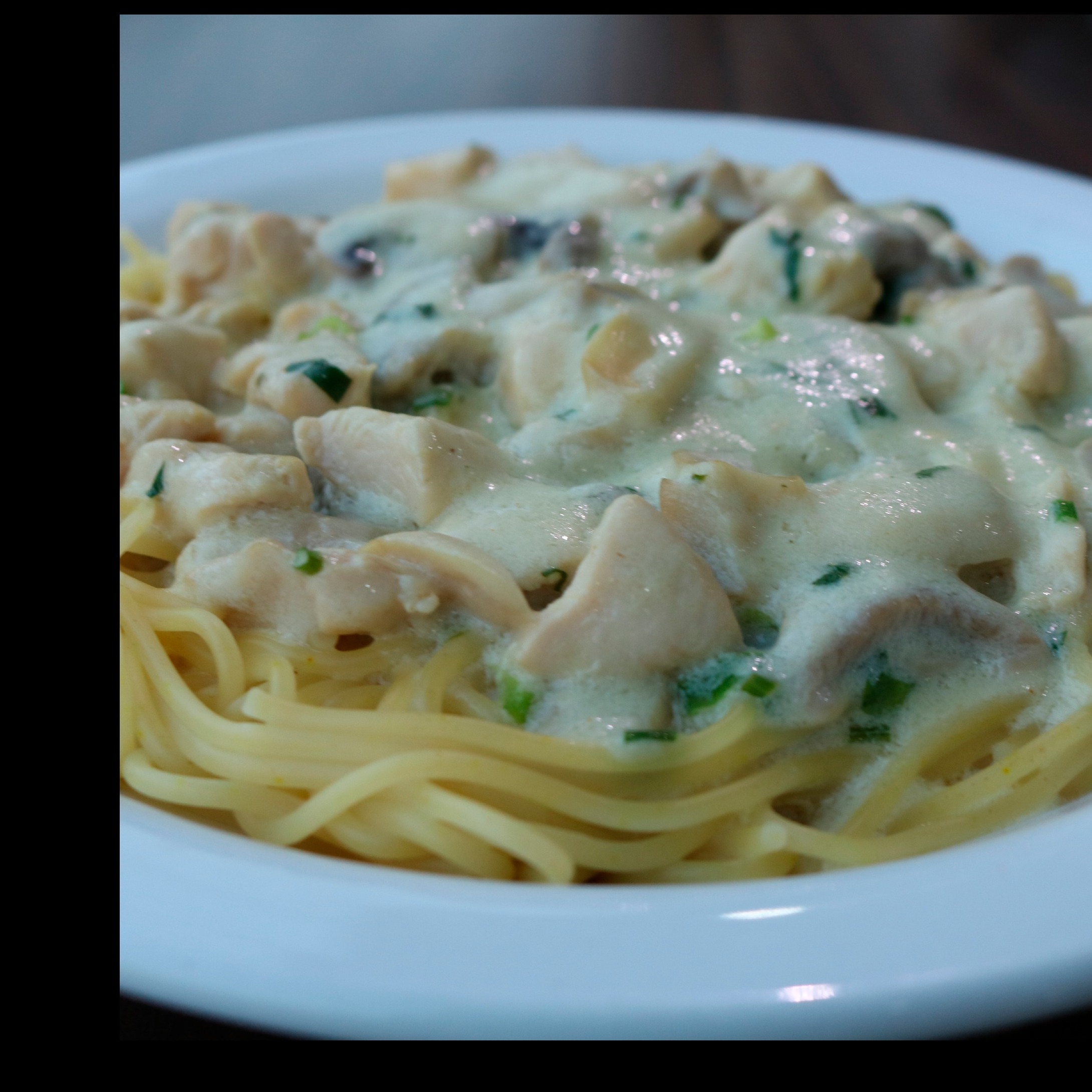 Combo massa frango em cubos + coca lata