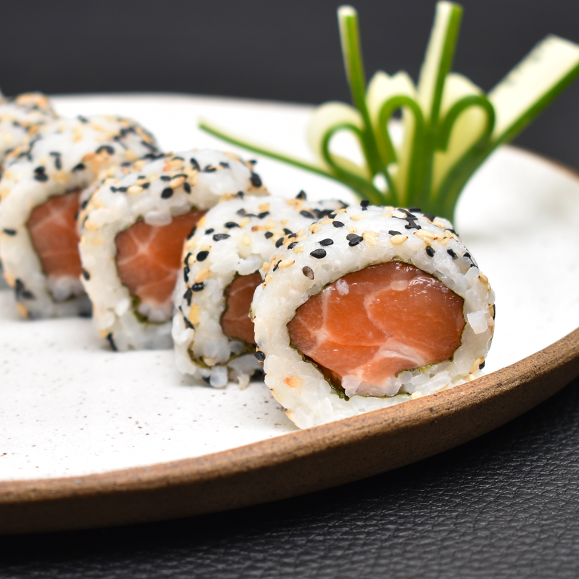 URAMAKI DE SALMAO (8un)