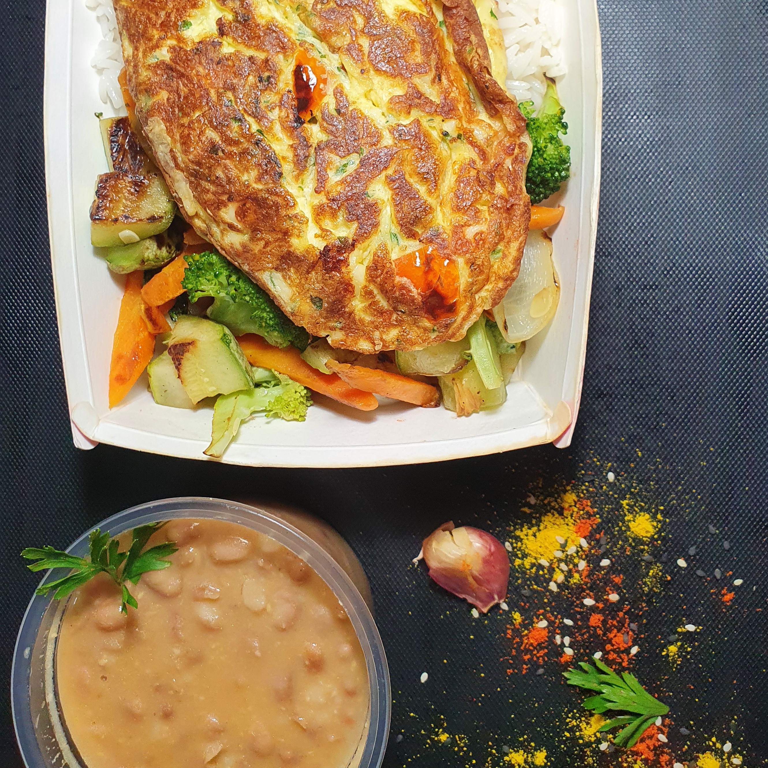 Omelete (queijo, tomate, cebola e salsa)