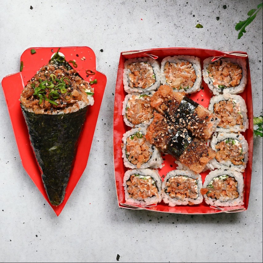 Combo Skin: 01 temaki + 10 uramakis + 02 niguiris