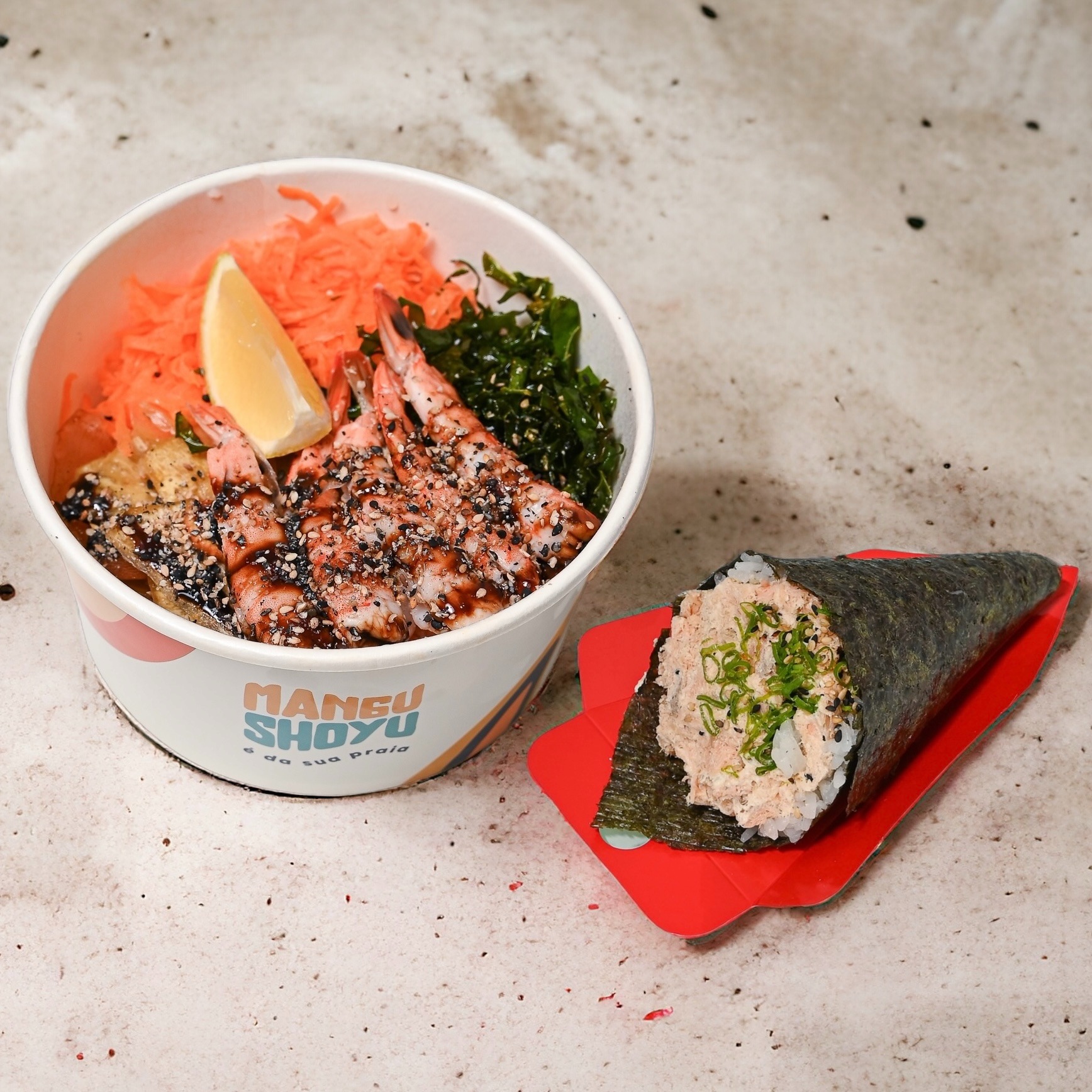 Poke de Camarão + Temaki de salmão grelhado