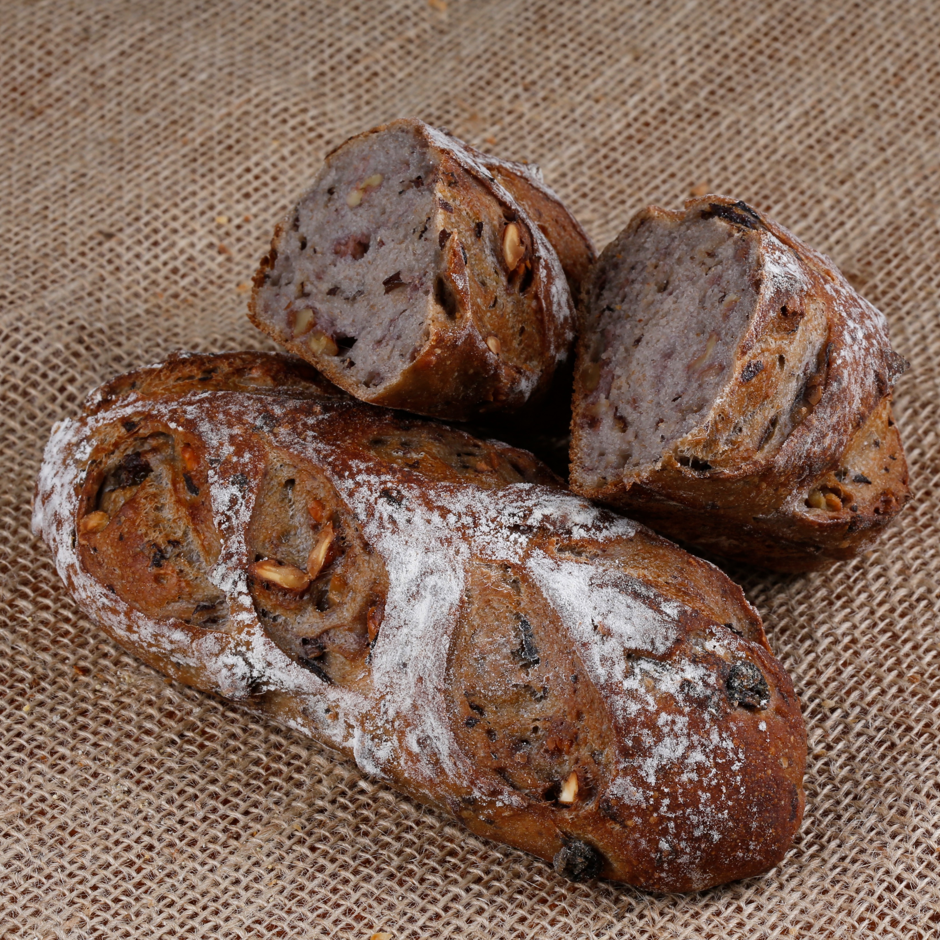 Pão Levain integral c/Nozes e passas (Aprox; 0,450g