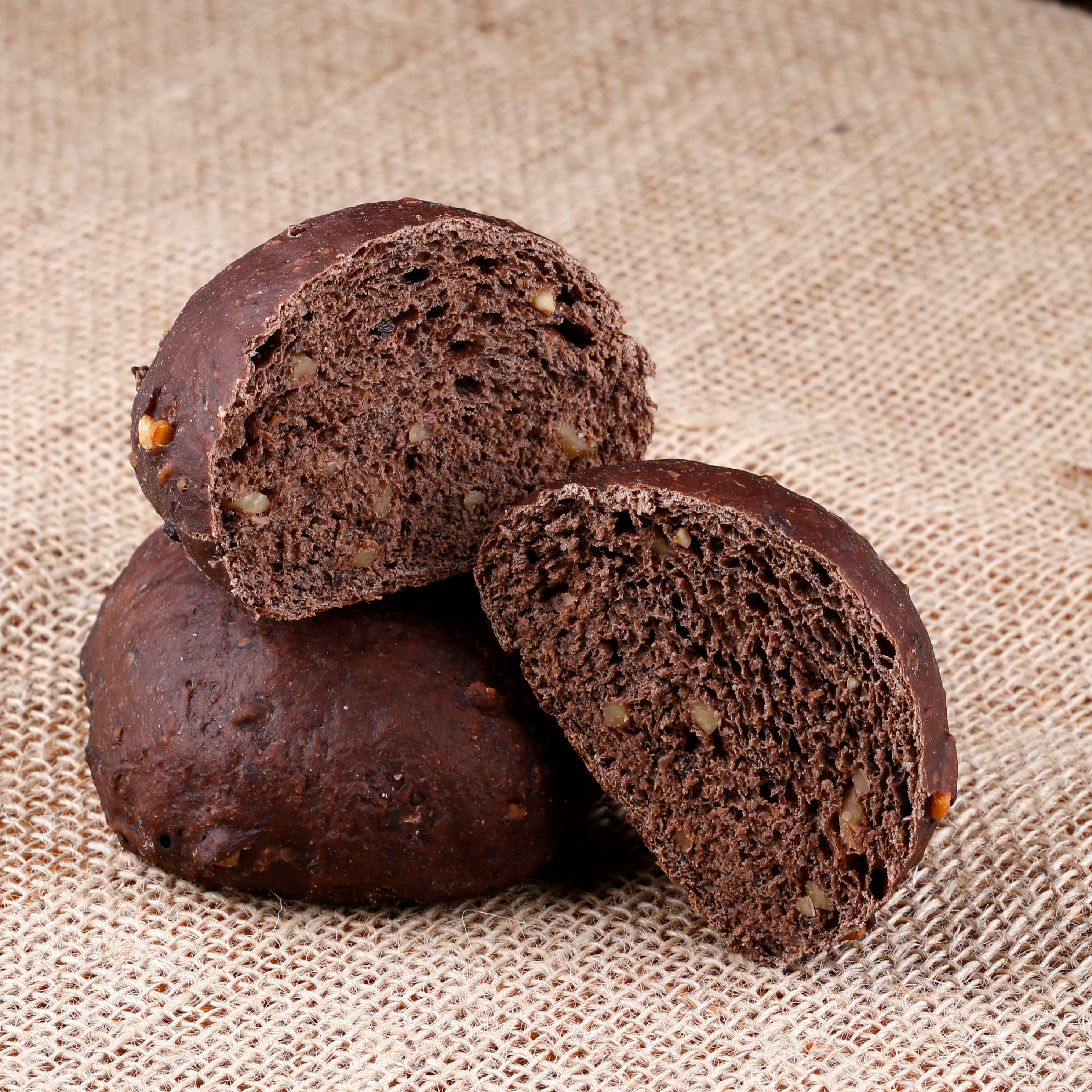 Pão Preto com Passas e Nozes