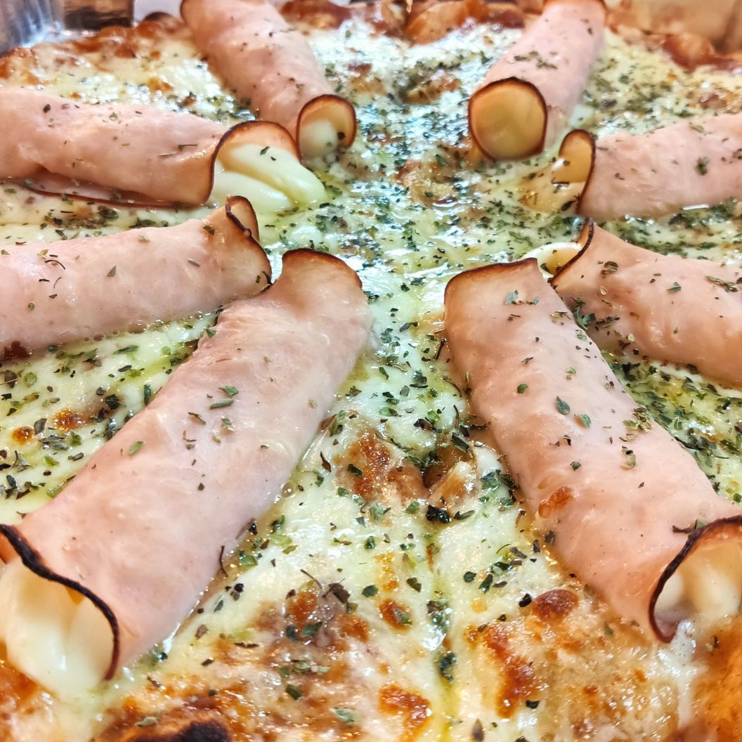 1 Pizza grande + 1 Pizza doce + Refri 1L