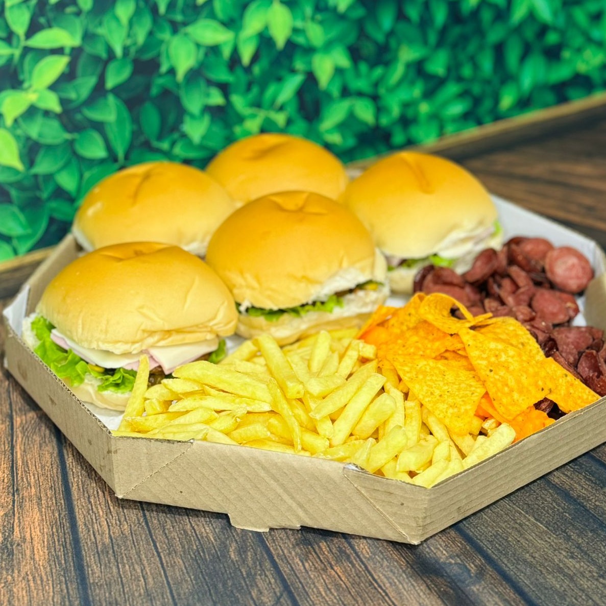 Combo Família #FIVE + CHEDDAR E DORITOS  + REFRIGERANTE 2 LITROS