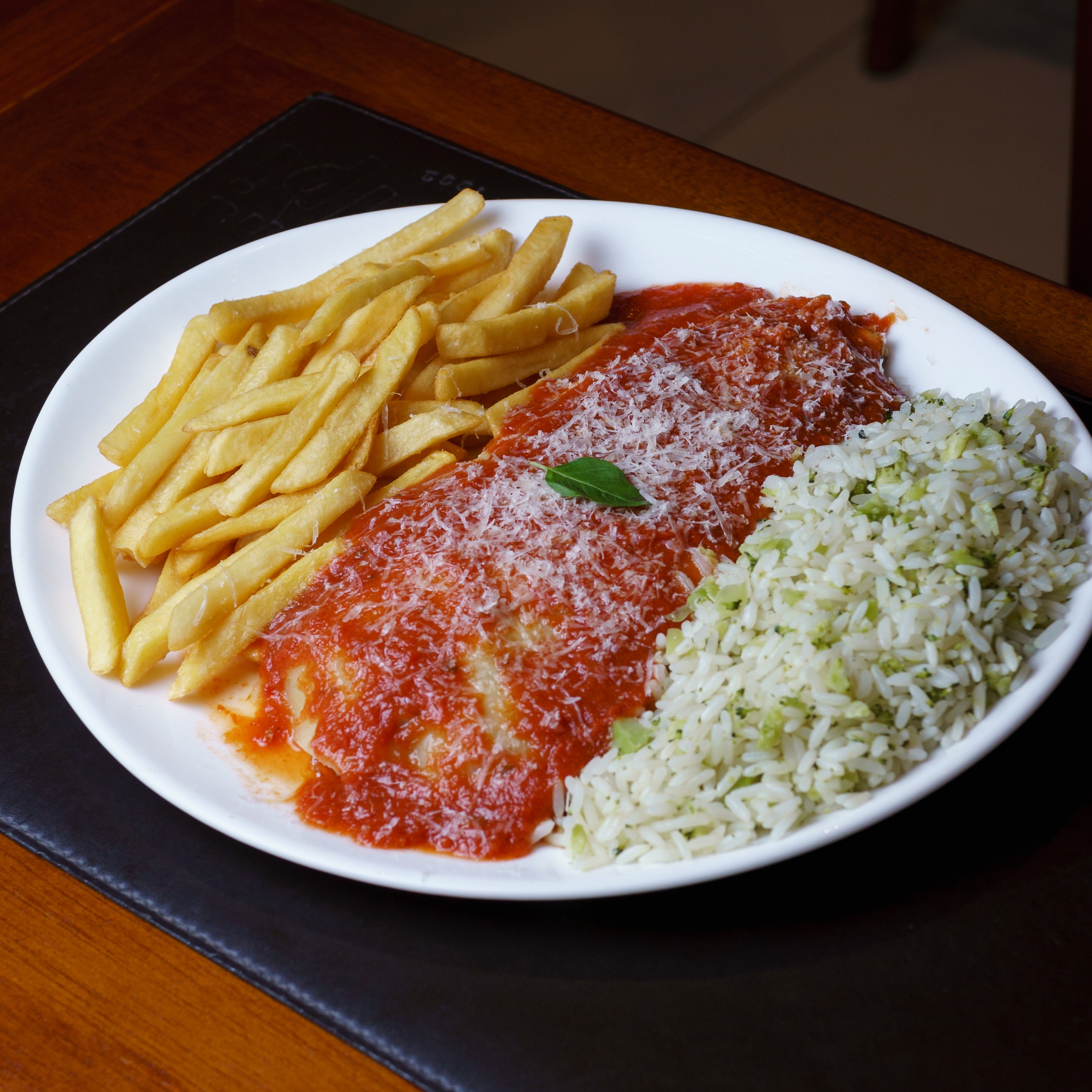 Berinjela à parmegiana