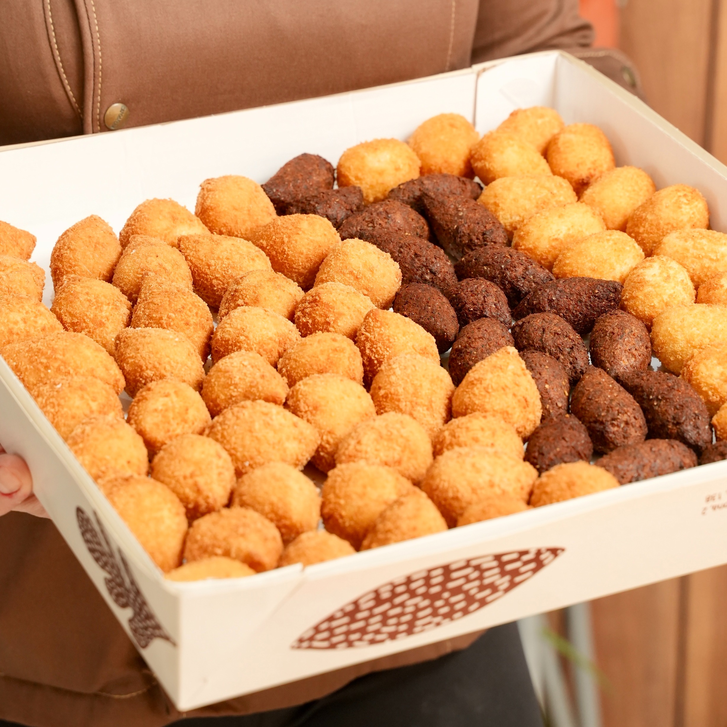 50x Salgadinhos Fritos de 30g.