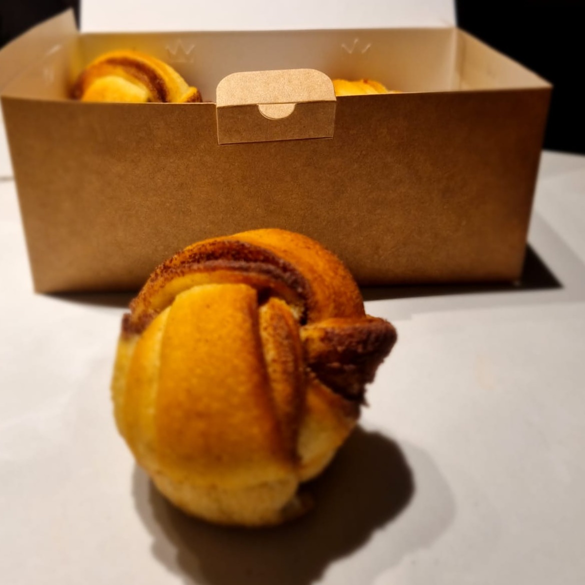 MUFFIN AÇUCAR E CANELA CAIXA COM 06 UND