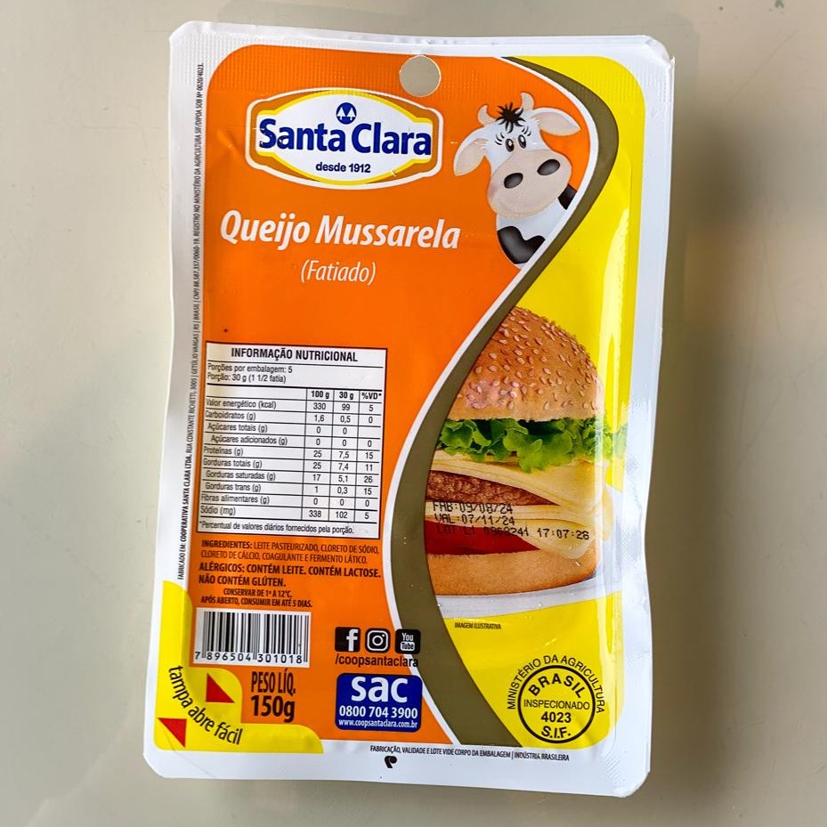 Queijo mussarela fatiado