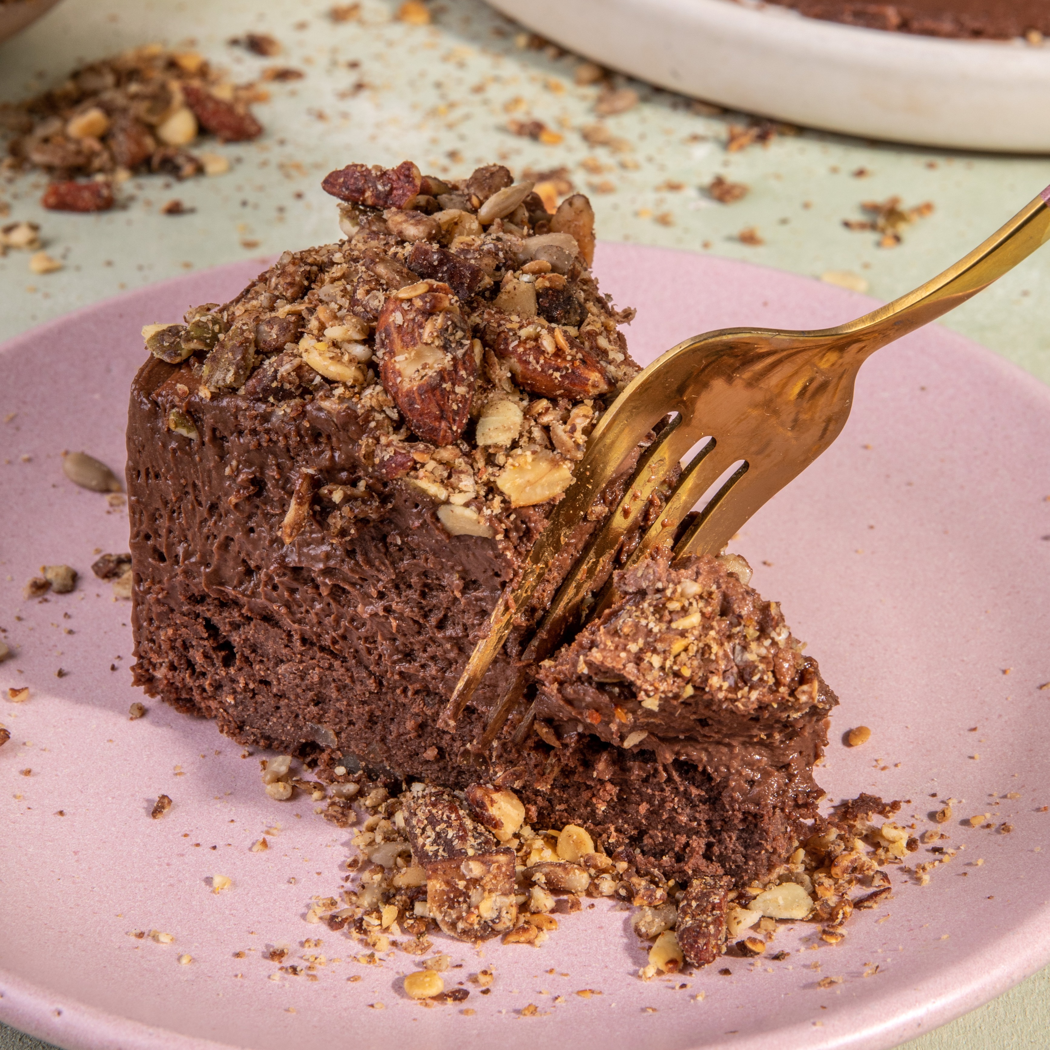 Torta Brownie Trufada de Mousse Chocolate com meteoros de cacau