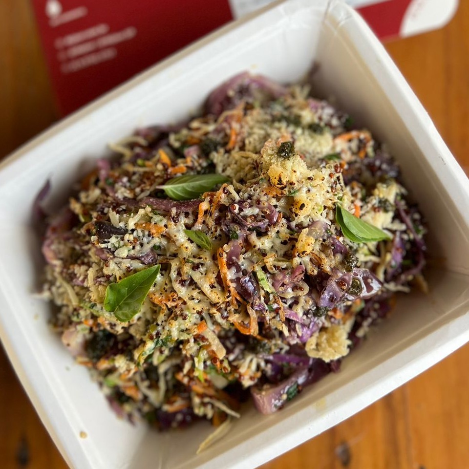 Risotinho de quinoa com vegetais, frango e gratinado com parmesão