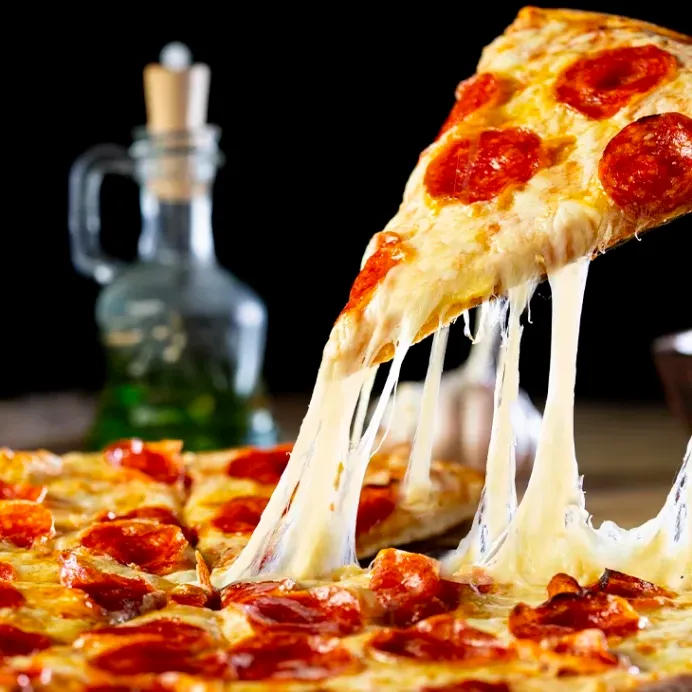 PIZZA MÉDIA (8 FATIAS)
