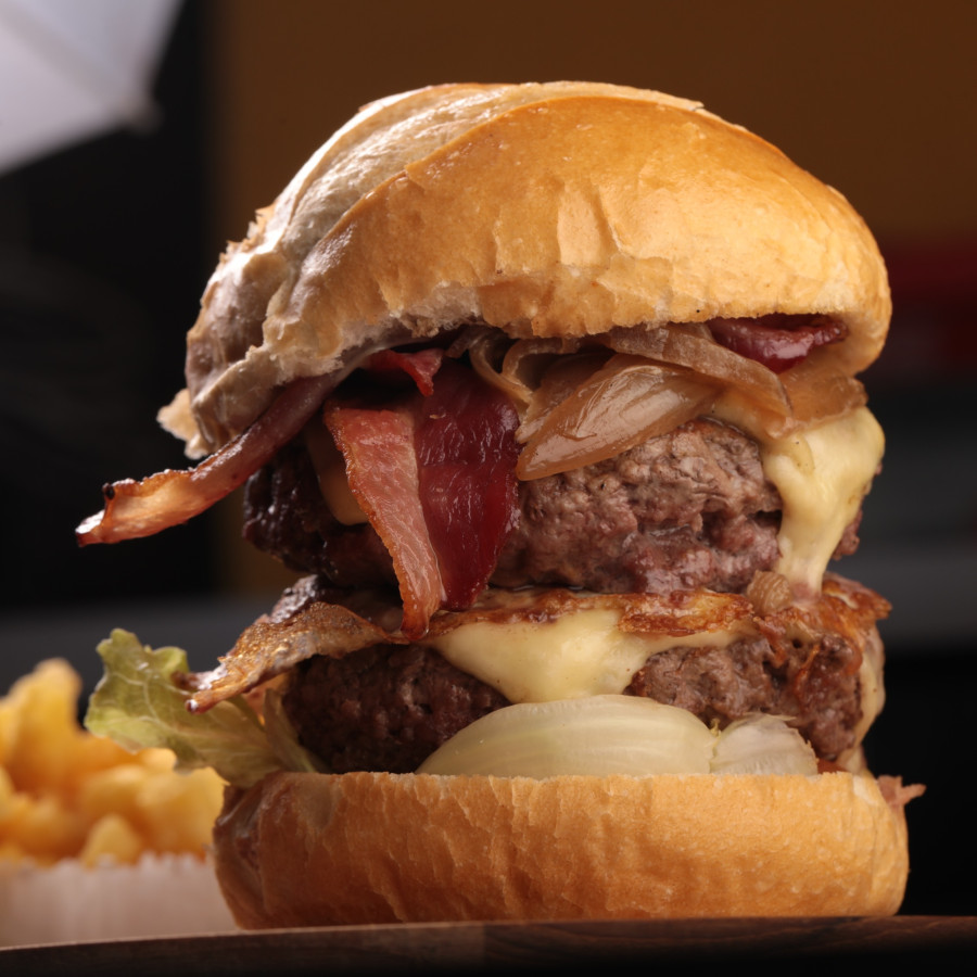 Combo Burguer a moda da casa + refrigerante