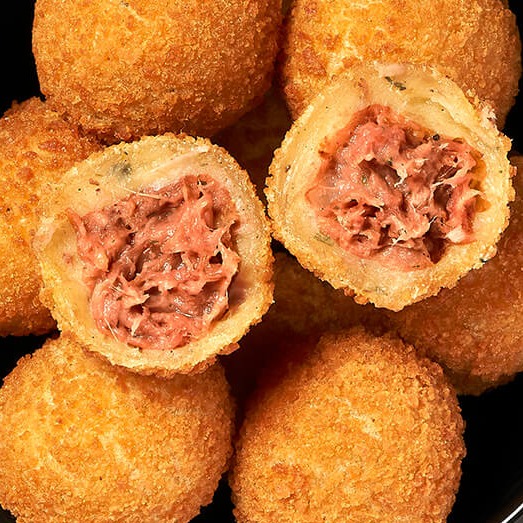 Aipim com Carne Curada - 6 unds.