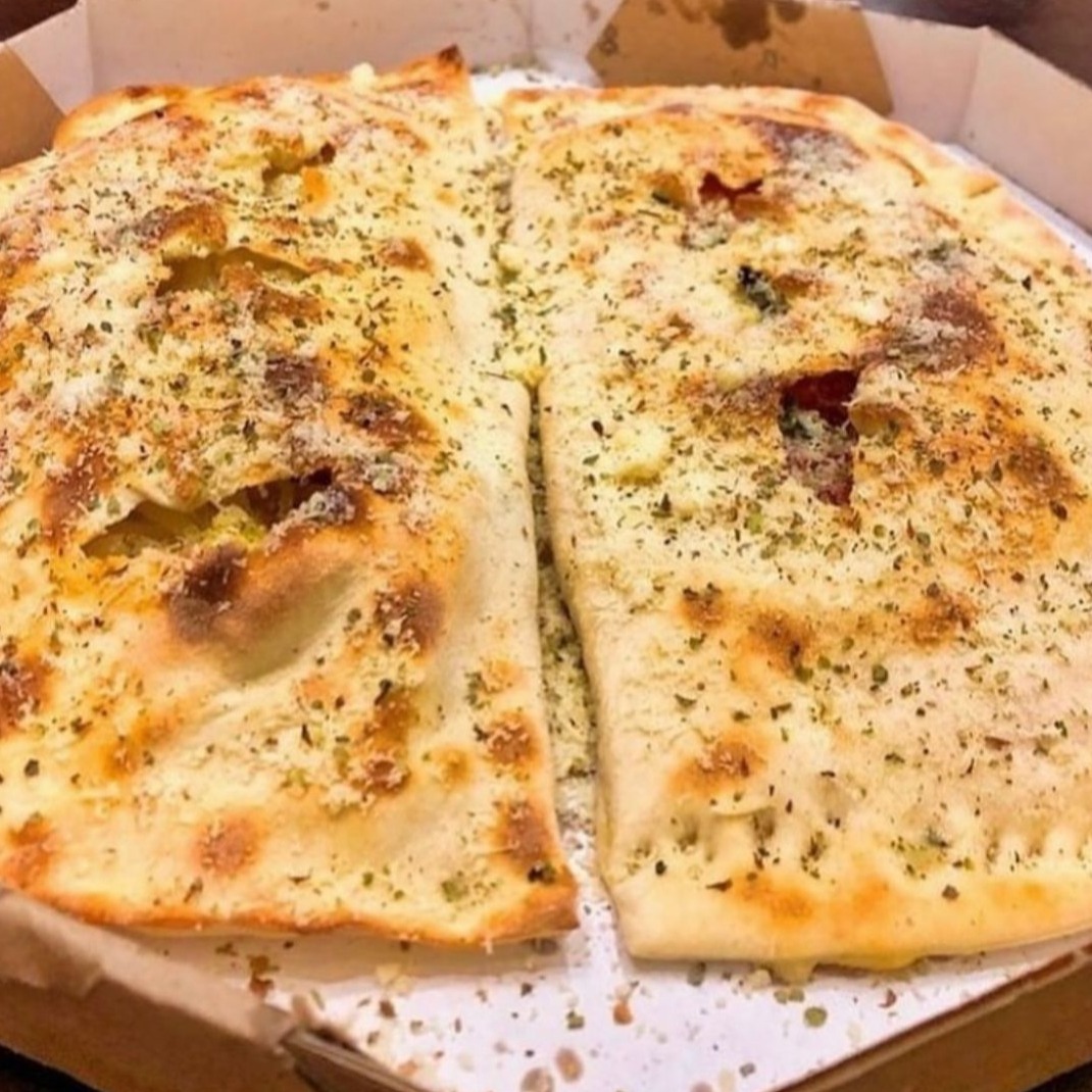 Quarta em dobro! Dois Calones por R$48,98 (consultar sabores)