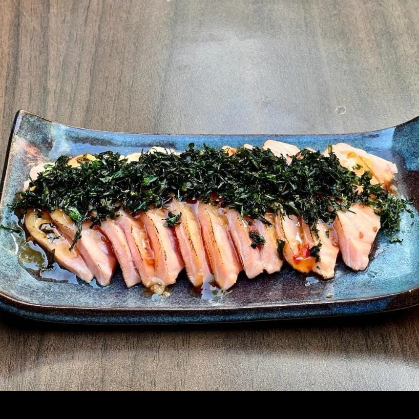 76 - Sashimi de Salmão Maçaricado - 12 unid.