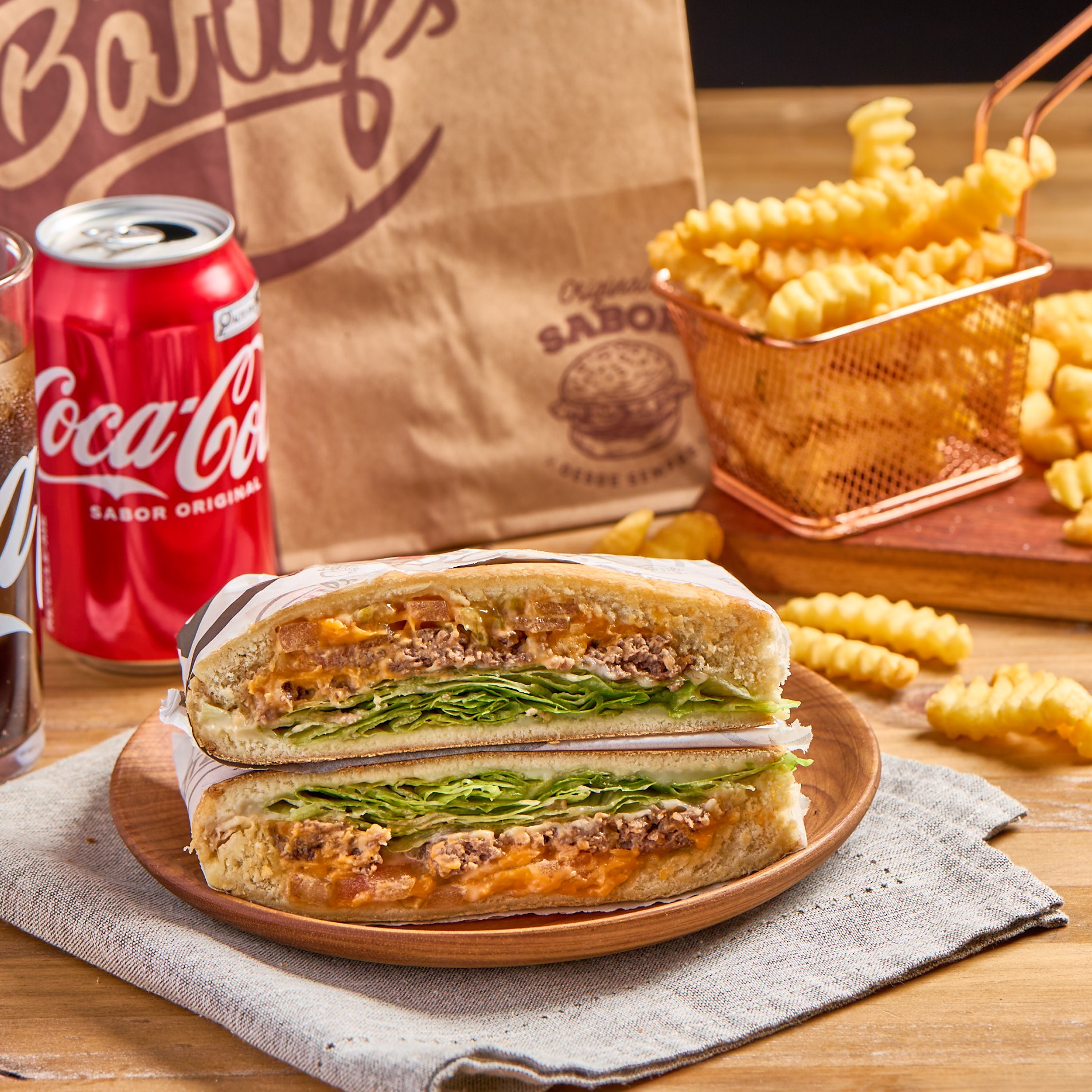 Combo X-Salada (Lanche + Batata + Refri Lata)