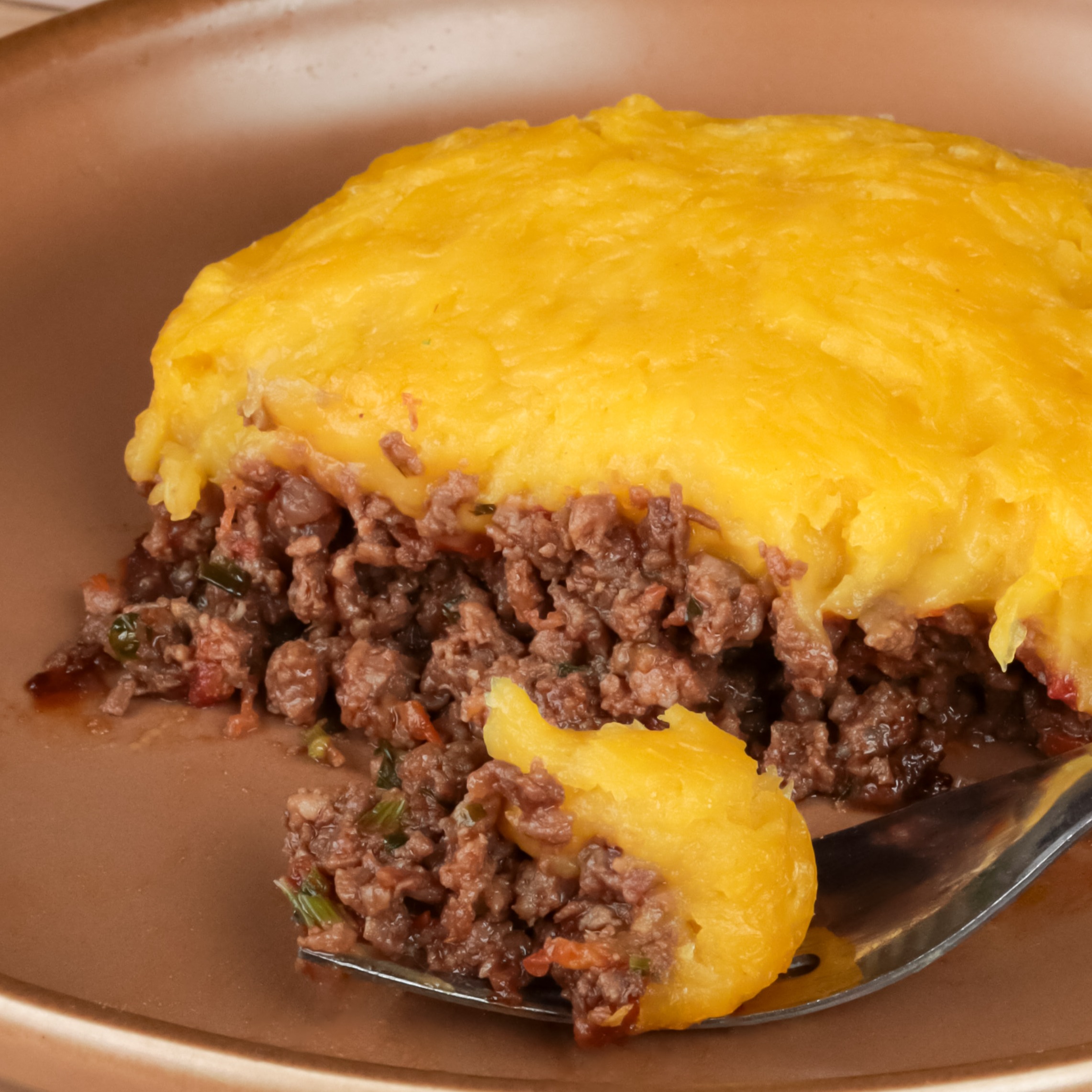 ESCONDIDINHO DE CARNE COM BATATA SALSA