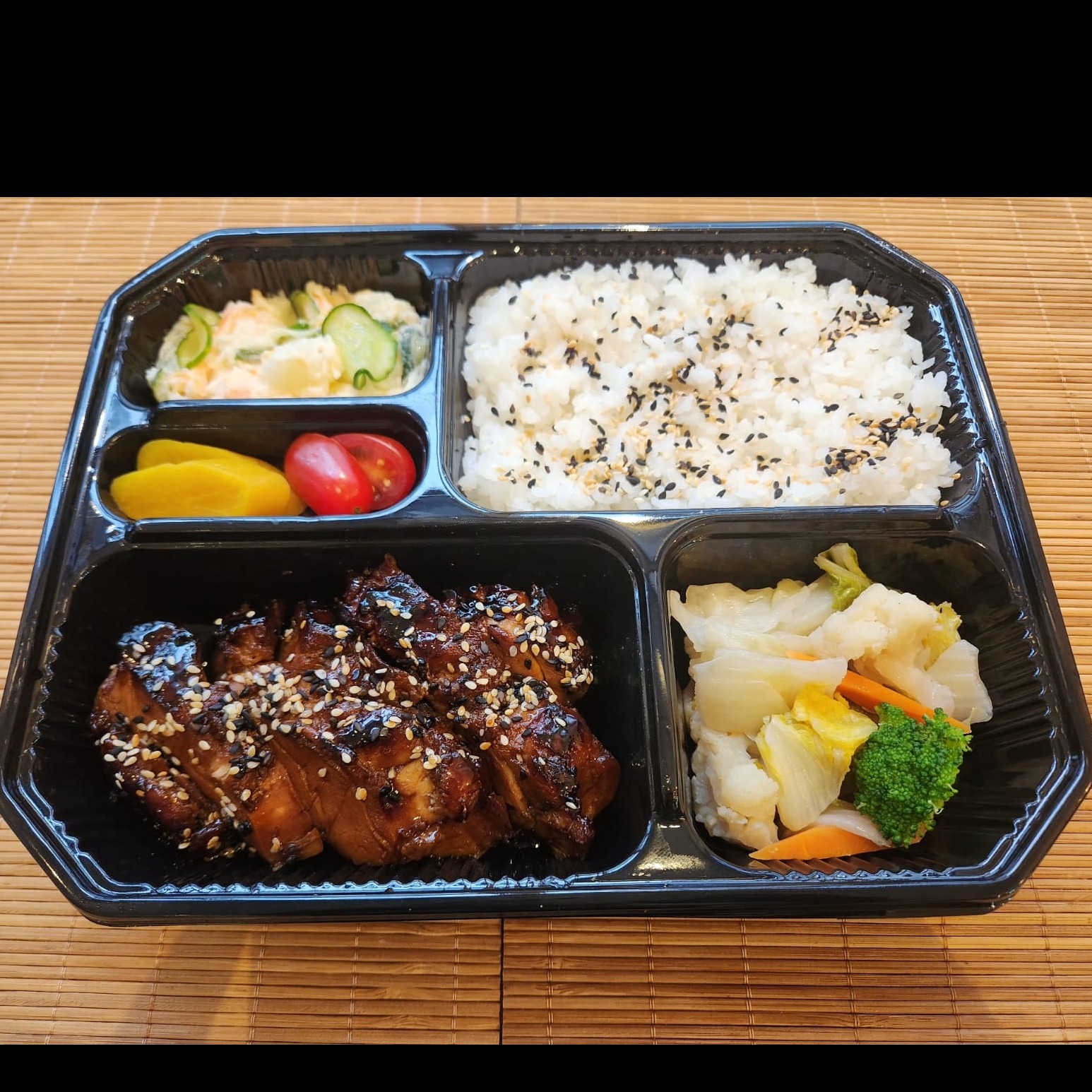 COMBO 10 OBENTOS  HEIWA - GRATIS SOBREMESA