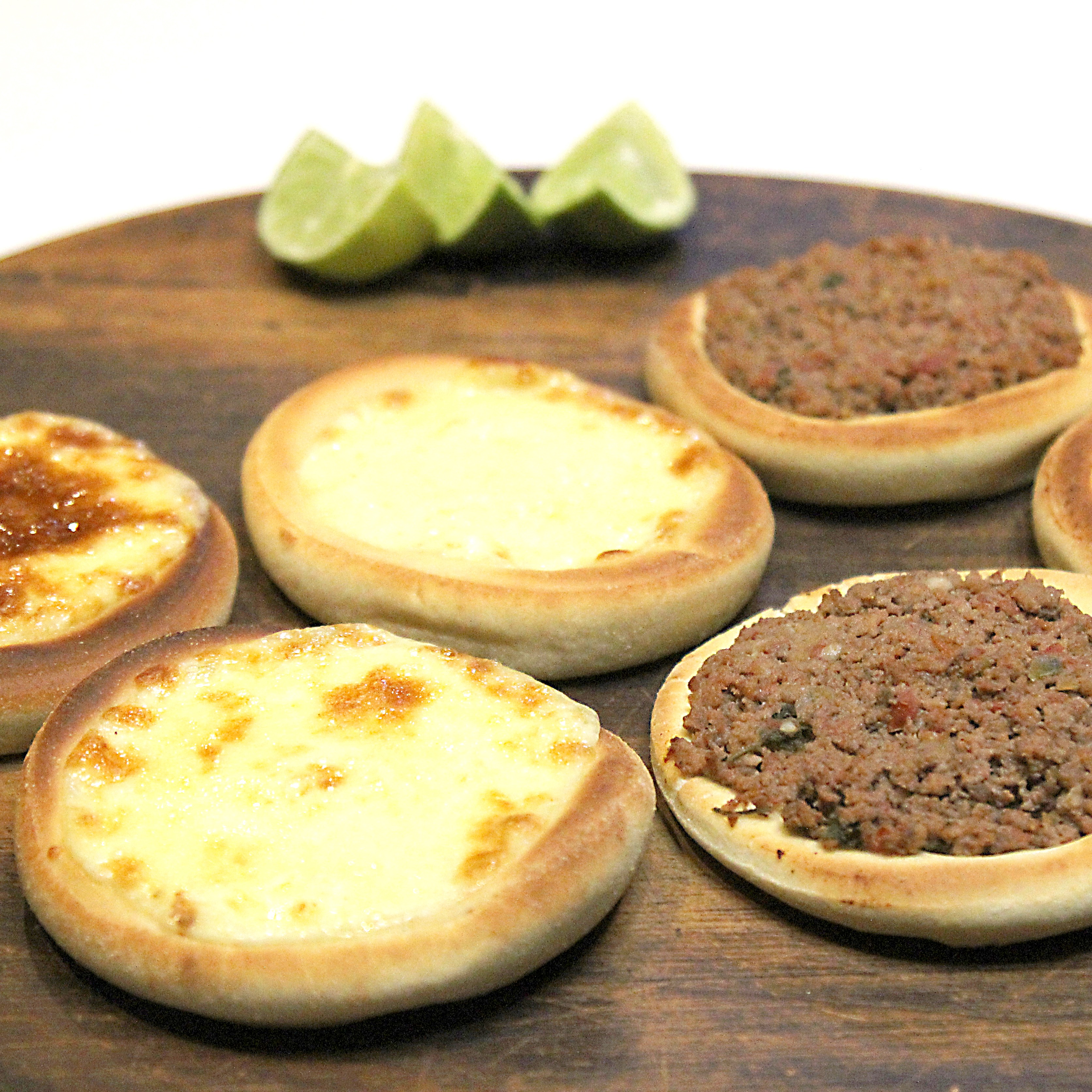 COMBO 1 - 20 ESFIHAS  + REFRI 2LTS GRÁTIS 