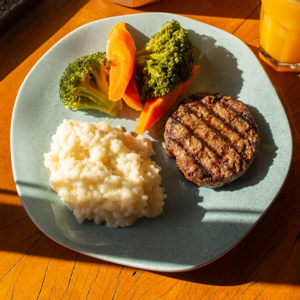 Hambúrguer Artesanal (Serve 1 pessoa)