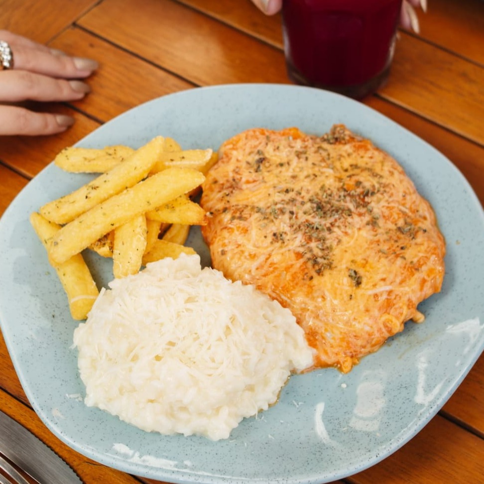Filé Mignon à Parmegiana (Serve 1 pessoa)