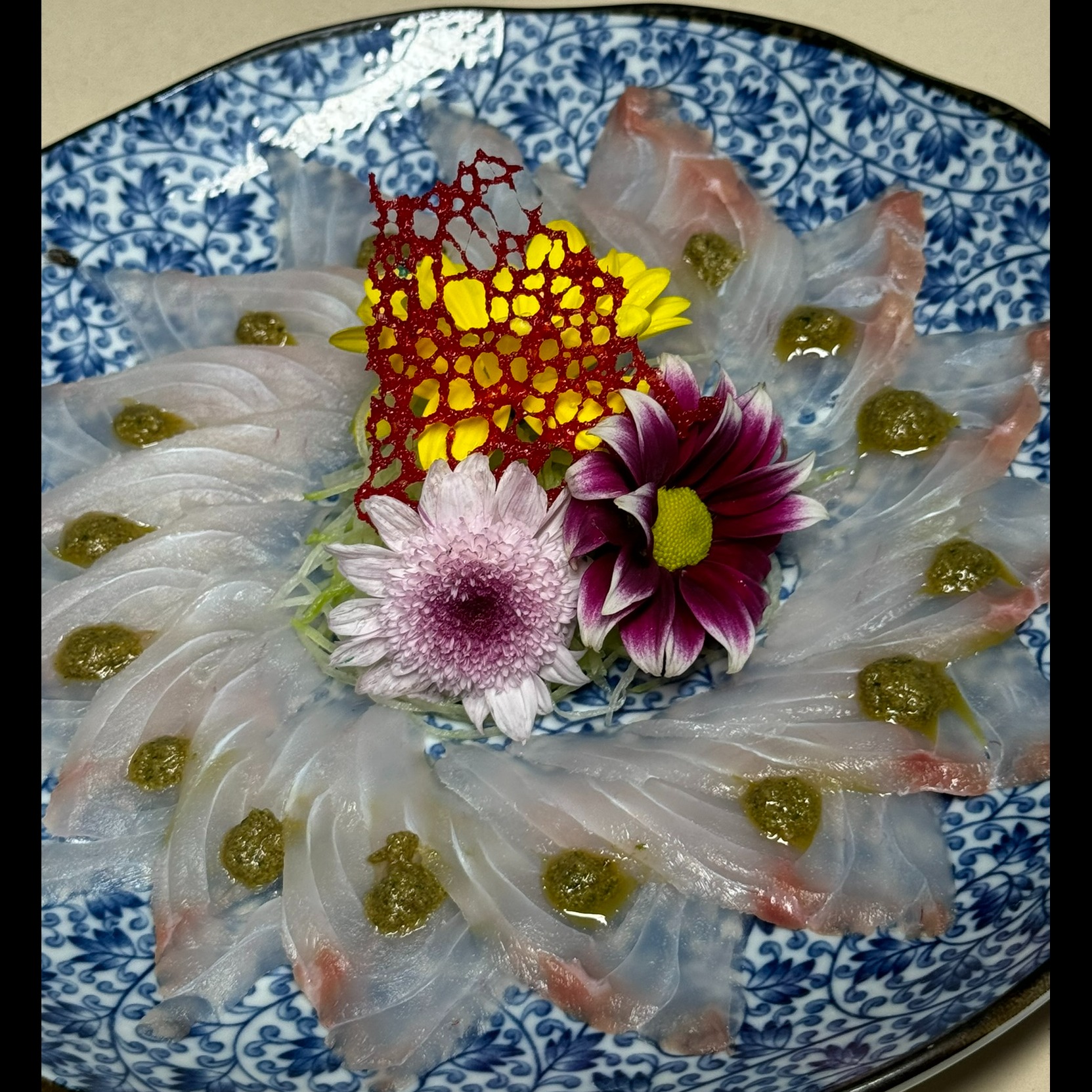 Carpaccio de Peixe do Dia com Pesto