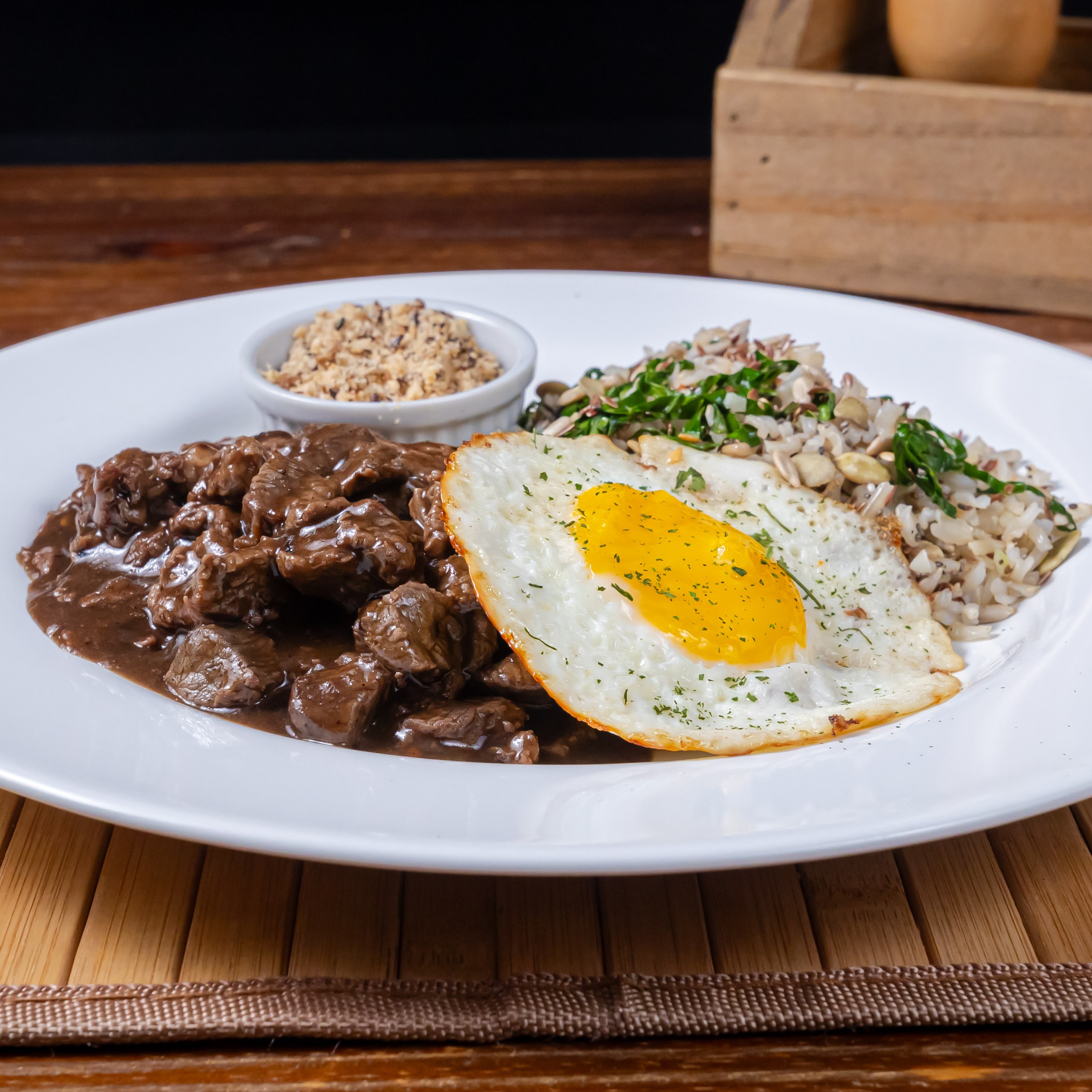 Picadinho de Filé ao Molho Demi-Glace