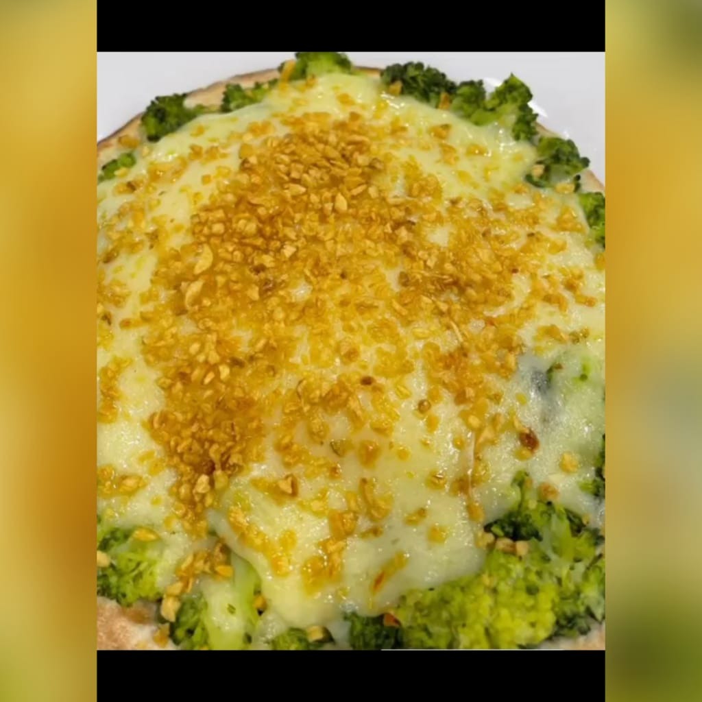 ESFIHA DE BROCOLIS C/ MUSSARELA E ALHO