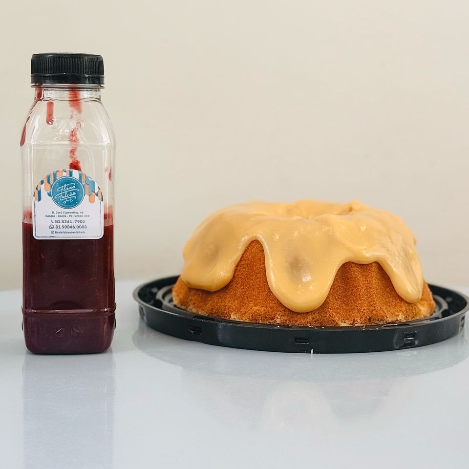 Bolo de Limão Siciliano com calda de Frutas Vermelhas Pequeno