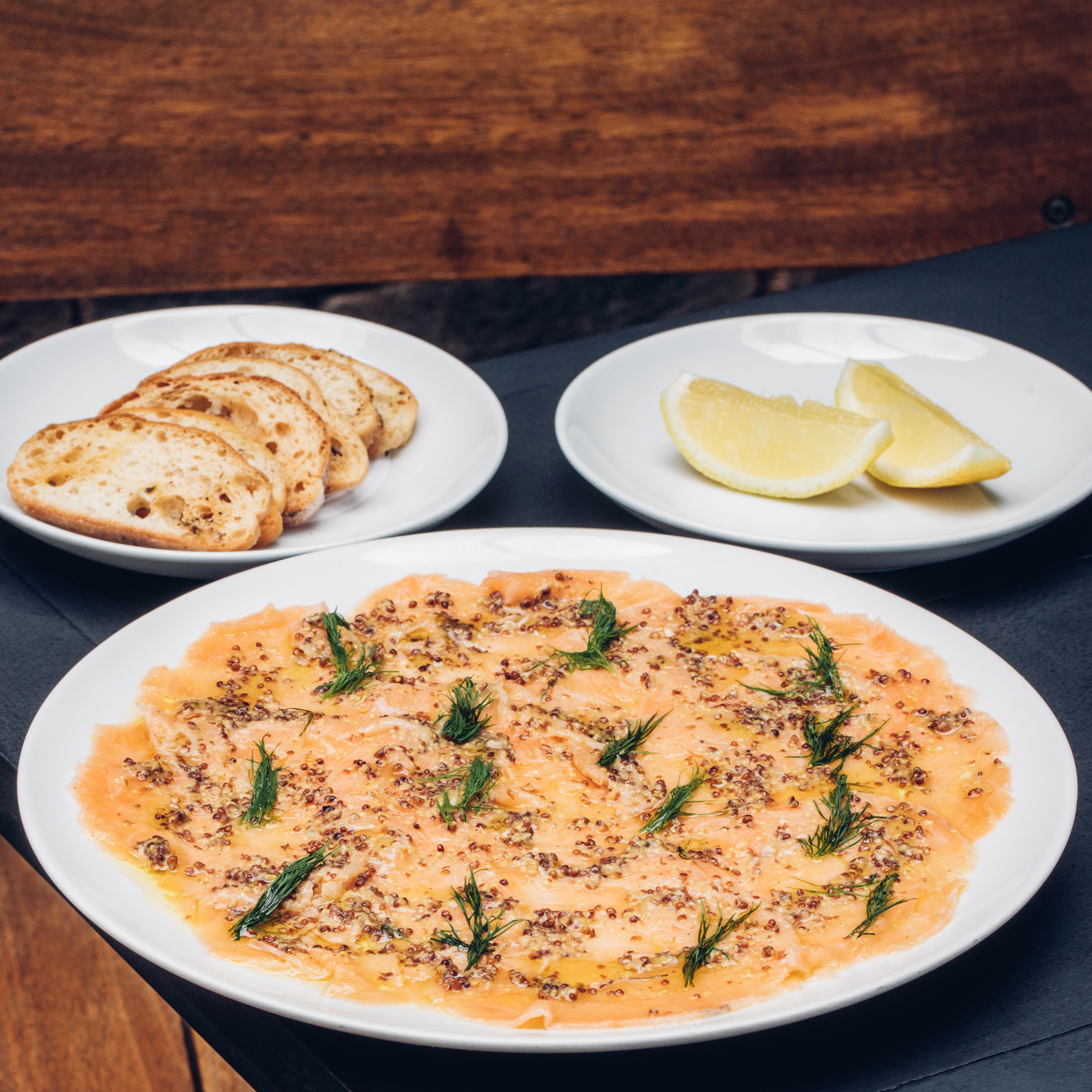 Carpaccio de salmão