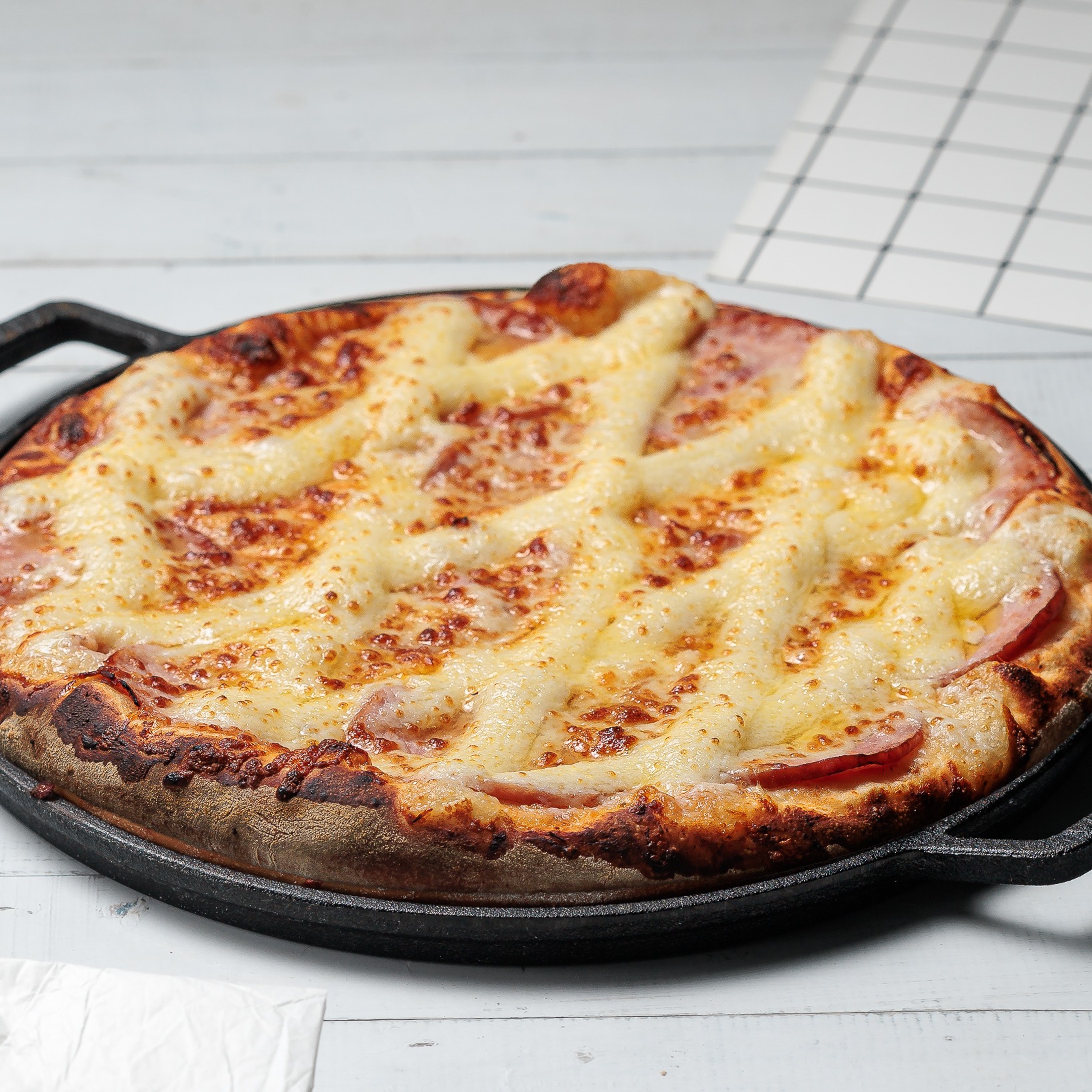 Pizza Grande com Cobertura Catupiry Grátis- até dois sabores