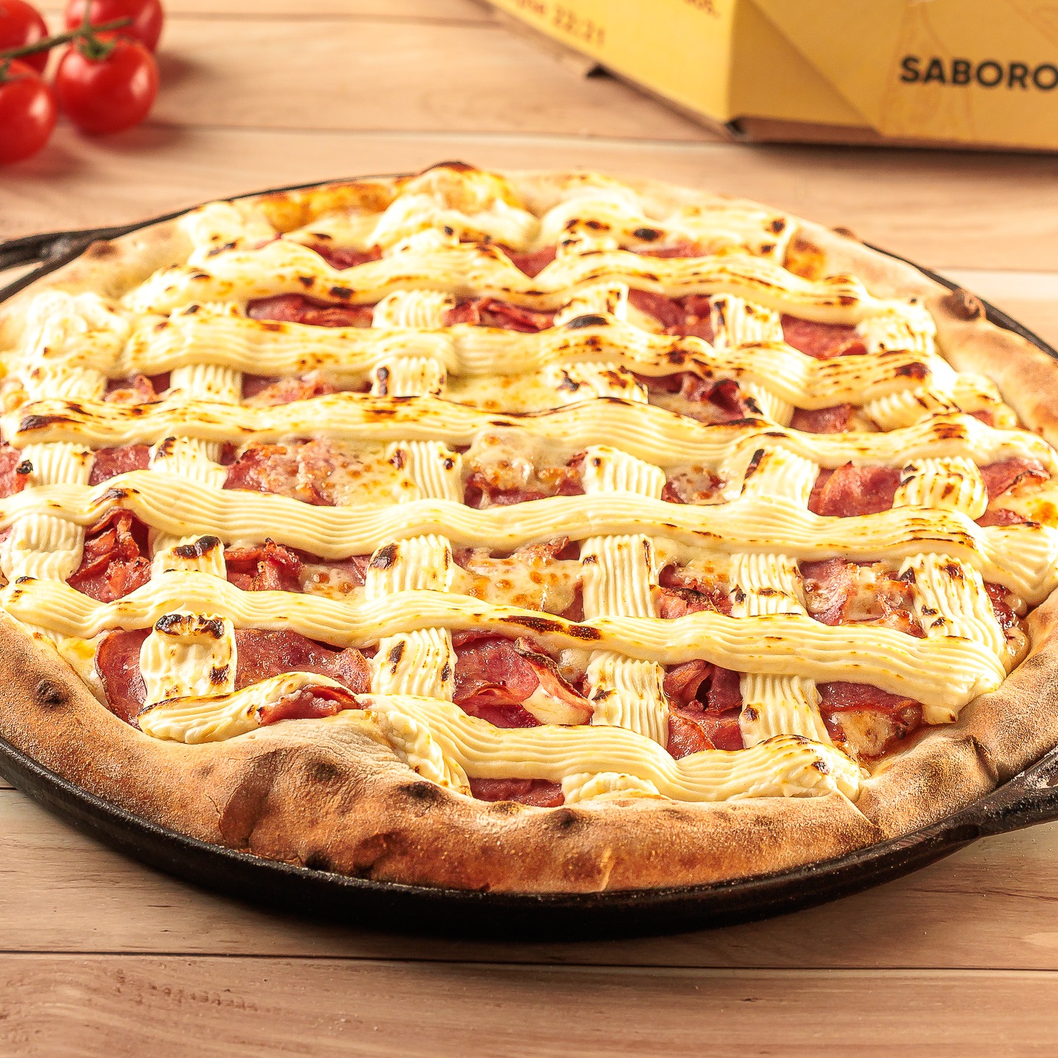 Pizza Grande com Cobertura Cream Cheese grátis - até dois sabores