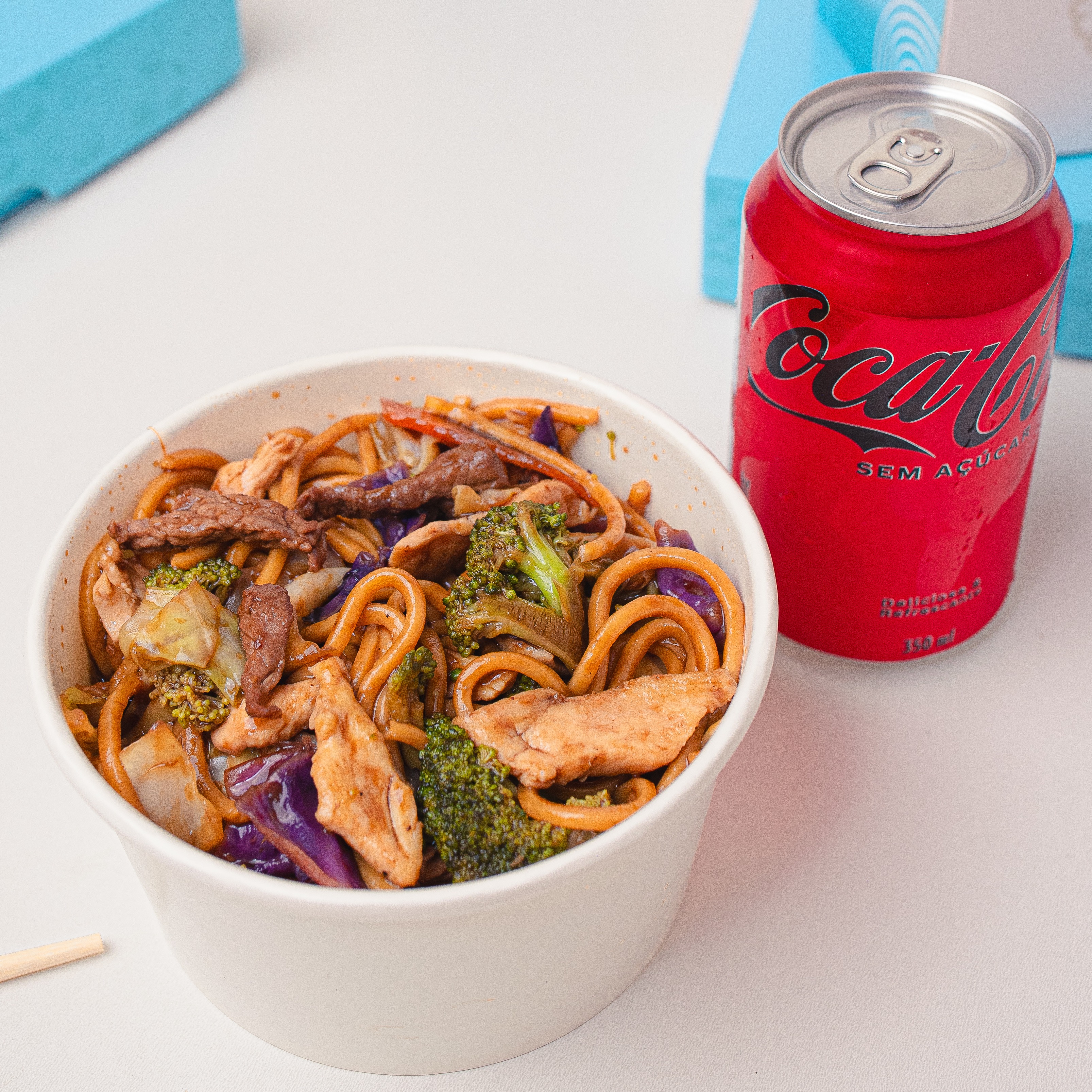 1/2 Yakisoba + Refri