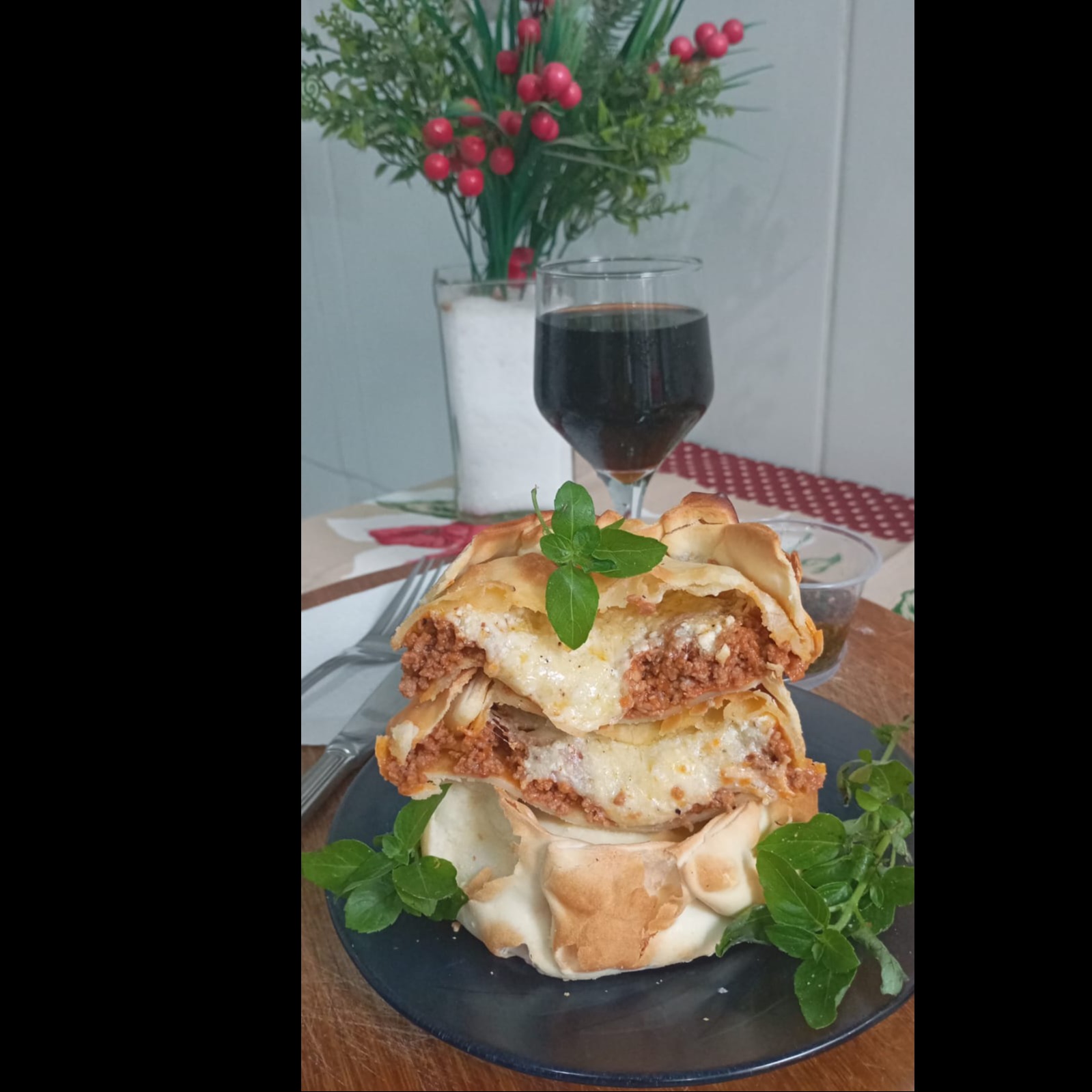  Empanada Redonda de Carne a bolonhesa e Queijo